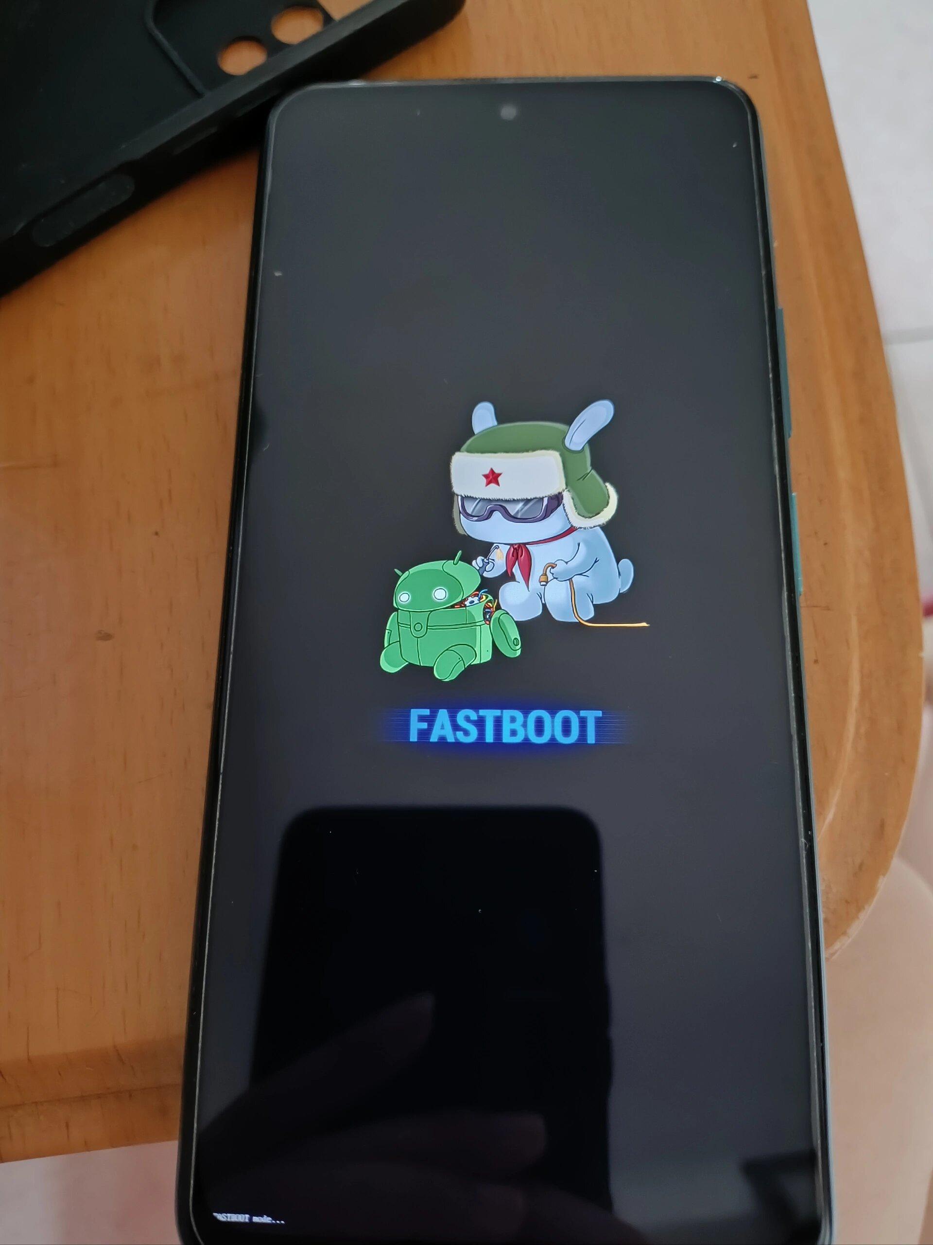 红米note10pro死机黑屏 fastboot 手机充电突然黑屏 重启亮屏出现开机