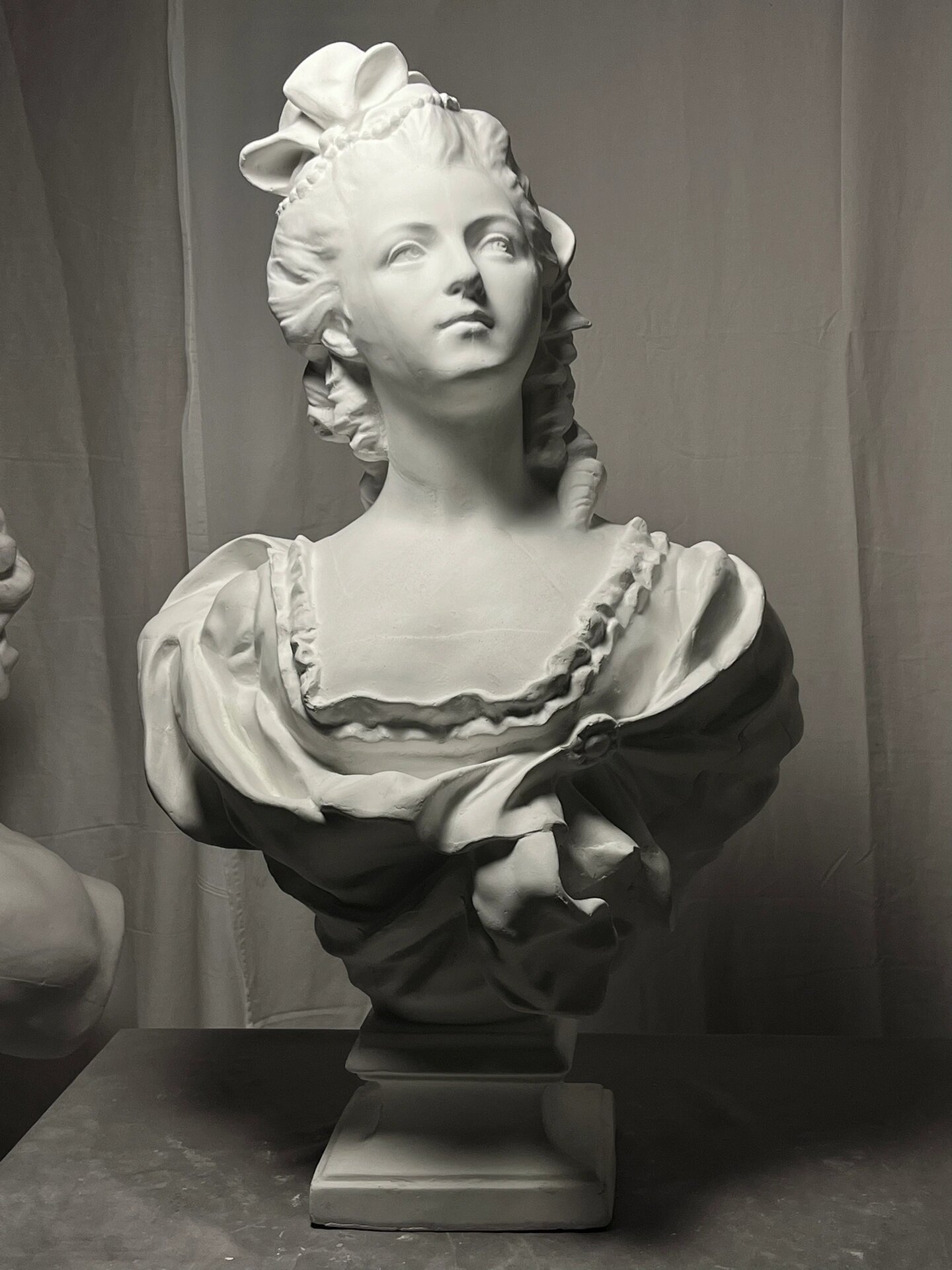 冷军画过的《西洋美女》石膏像