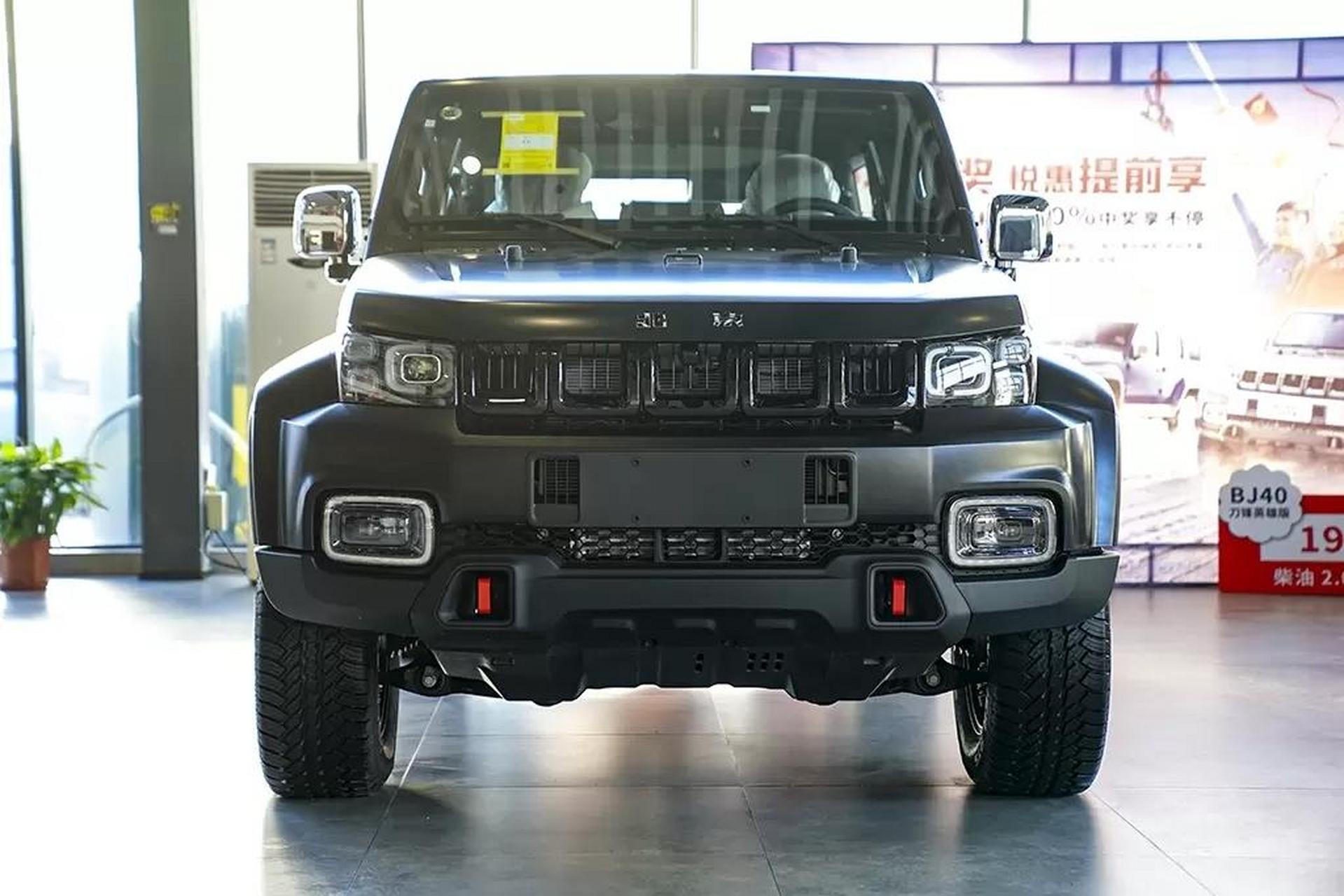 北京越野2021款bj40刀锋英雄板,2.