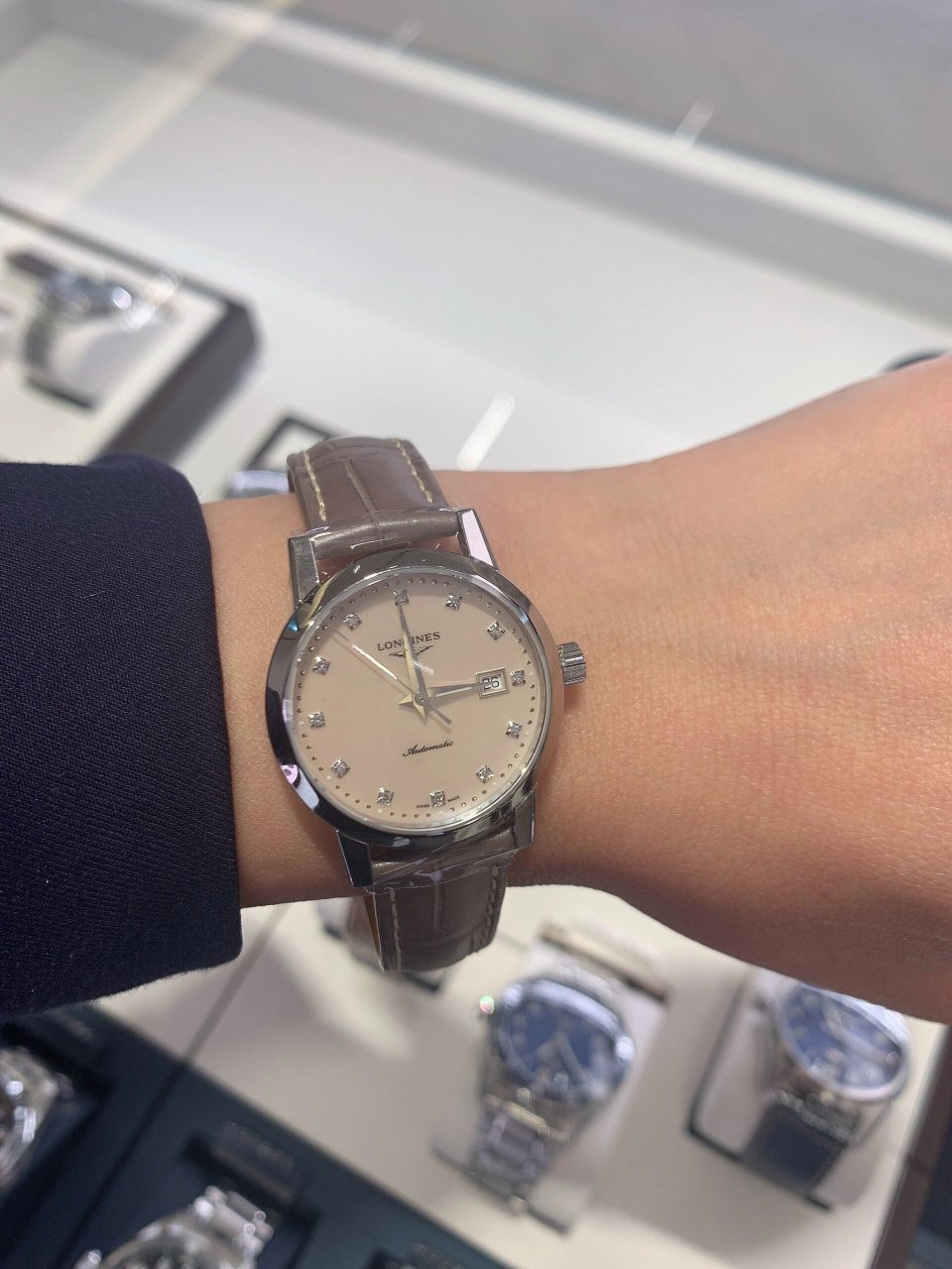 浪琴1832系列 1832,正是浪琴表的创立年份;那时,时间的精准测量愈发