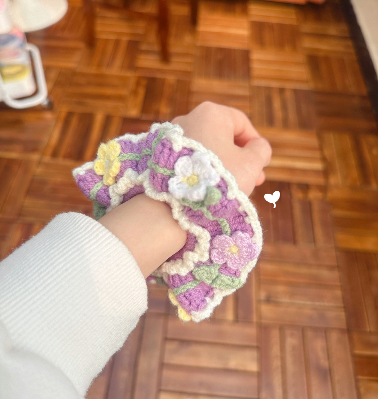 钩针发圈∣紫色系钩针编织花朵发圈图解 r1:绕发绳勾一圈短针 r2:勾