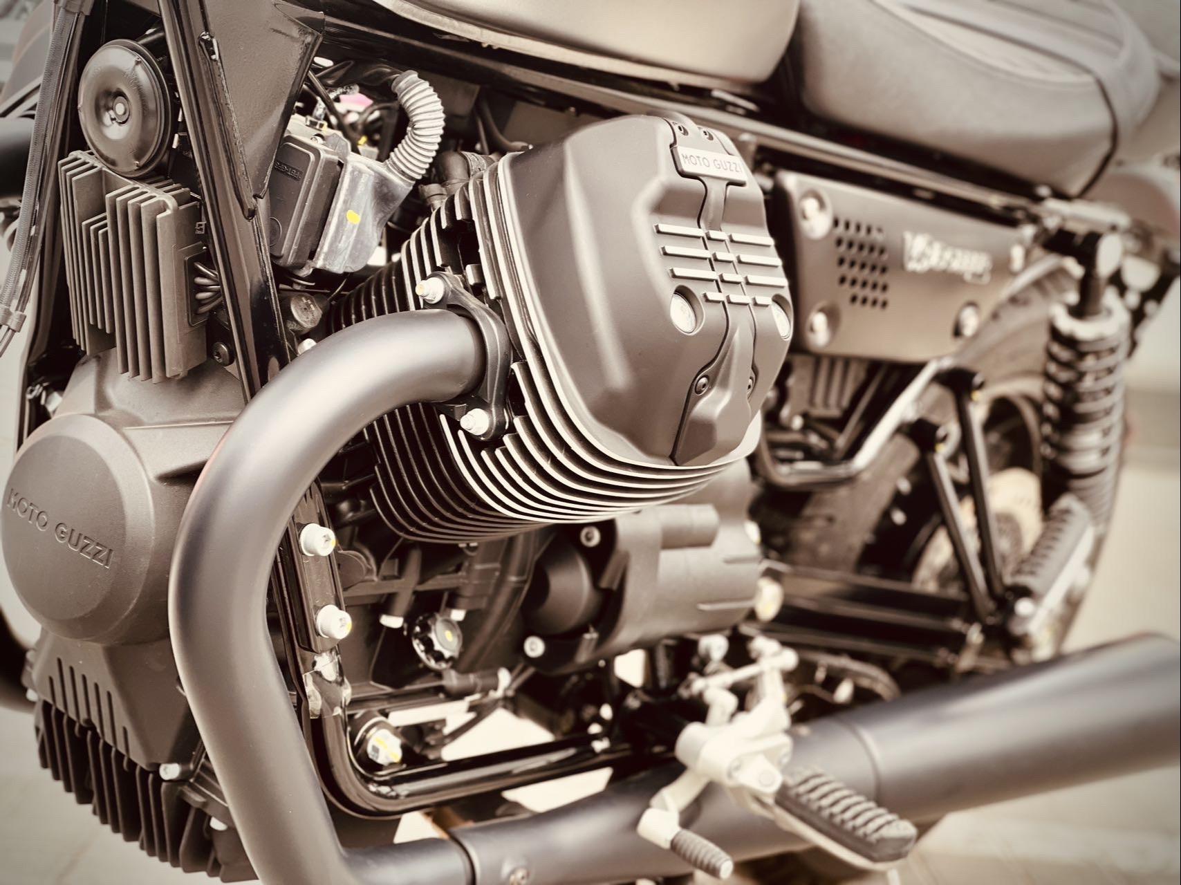 摩托古兹 v9 bobber