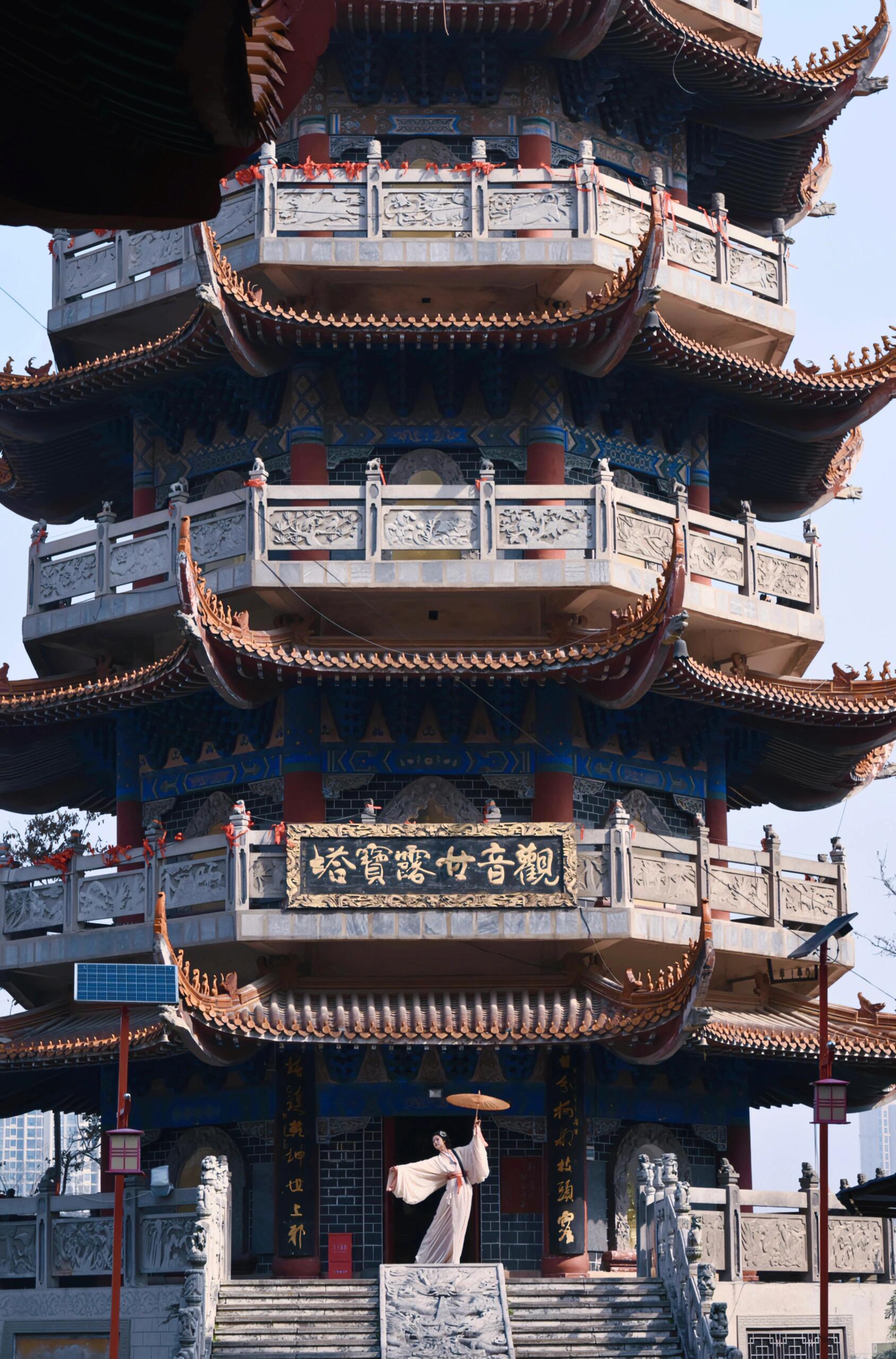 对,这里就是那个"楚王好细腰"的楚宫章华台