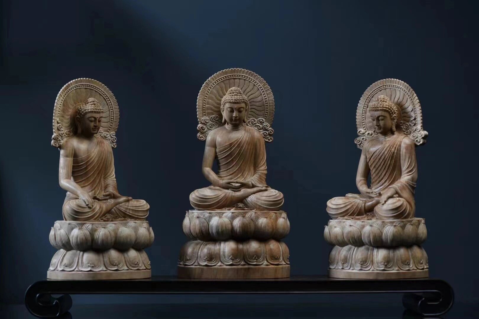 三宝佛——印度老山檀香木制造像