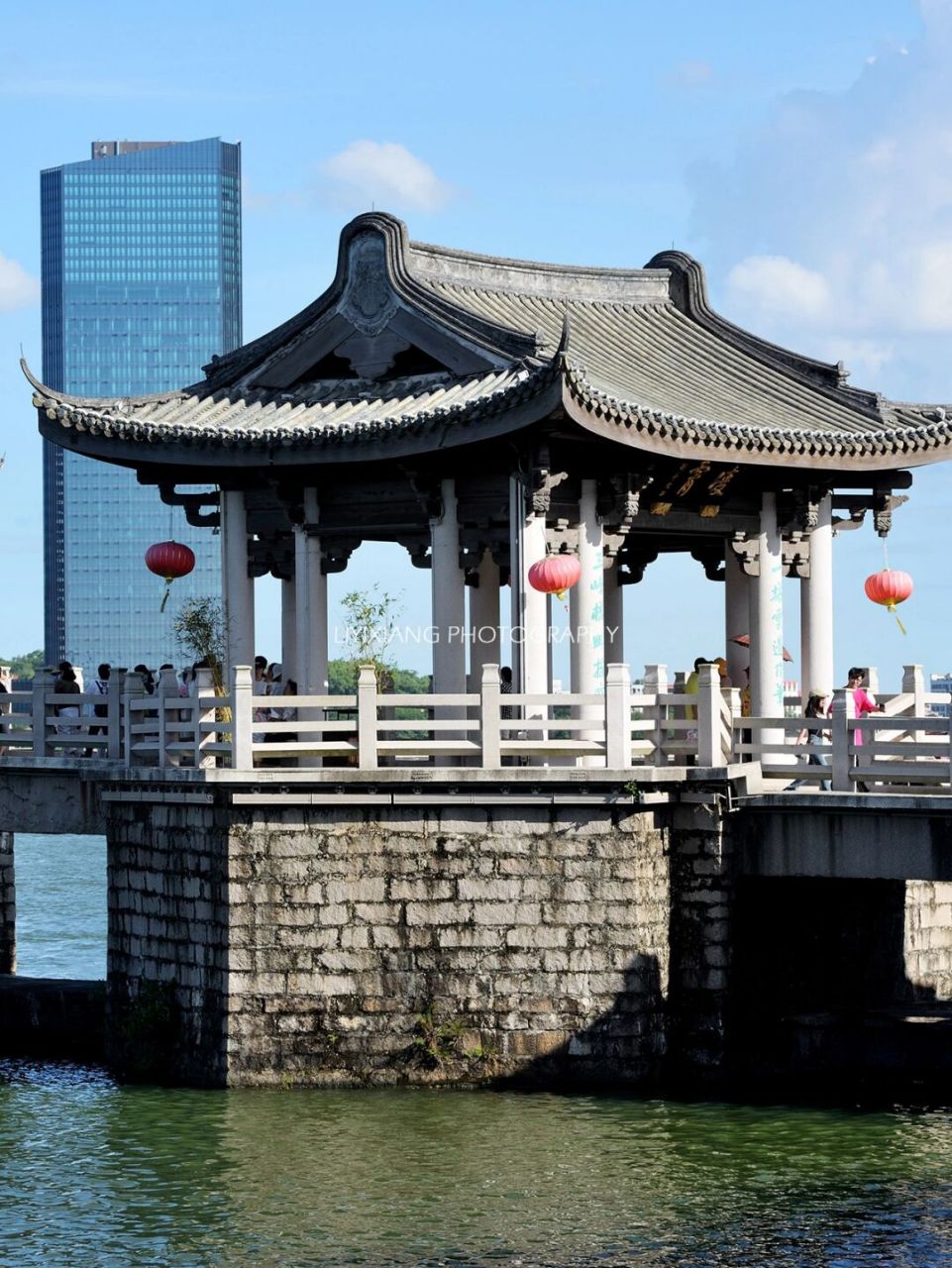 提到潮州的古迹,少不了要讲讲广济桥——它与泉州洛阳桥,北京卢沟桥