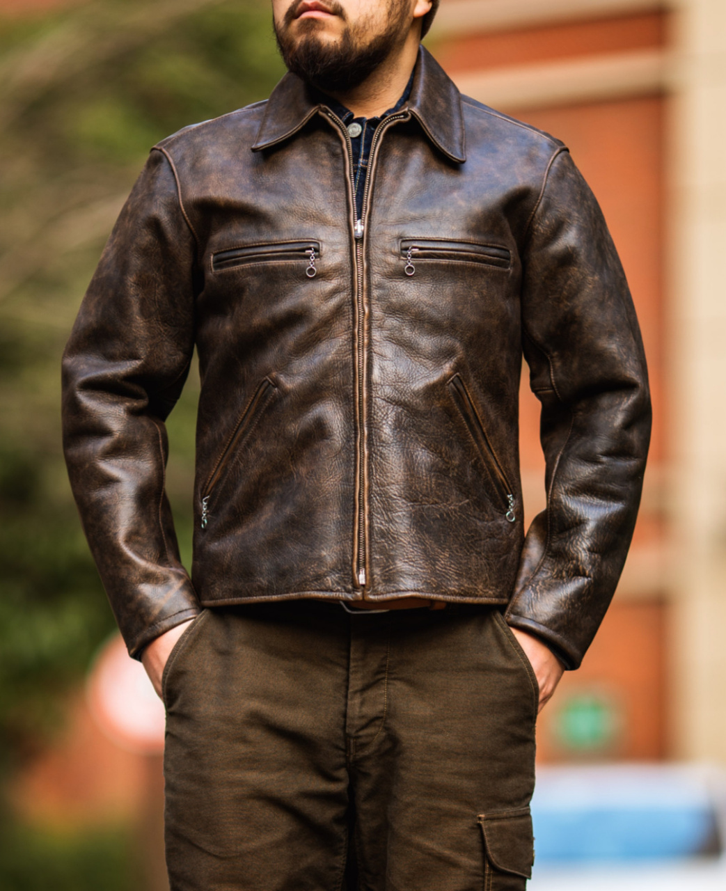 一件口味比较重的rrl做旧皮衣 型号是owens leather jacket,版型灵感