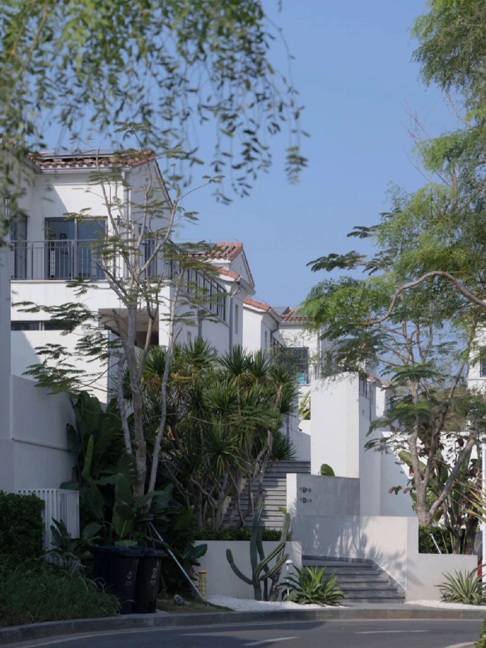 阿那亚·三亚 三亚的山处于两山之谷间,曲径通幽,这里看不见浩瀚的