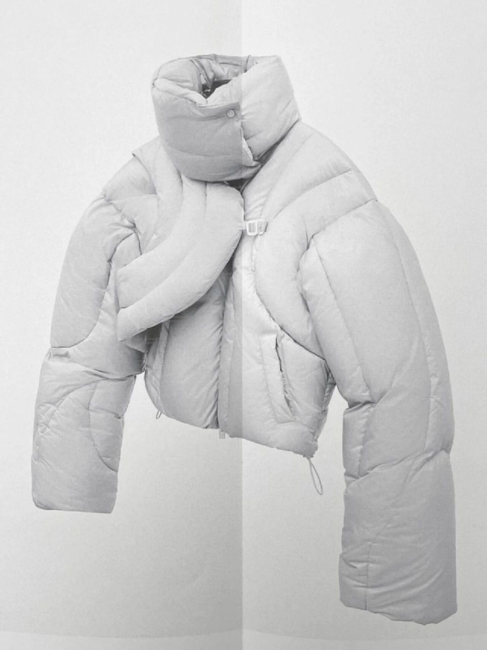 潮牌# #分享# #时装周# #时装# #supreme# #ins博主# #羽绒服# #谐