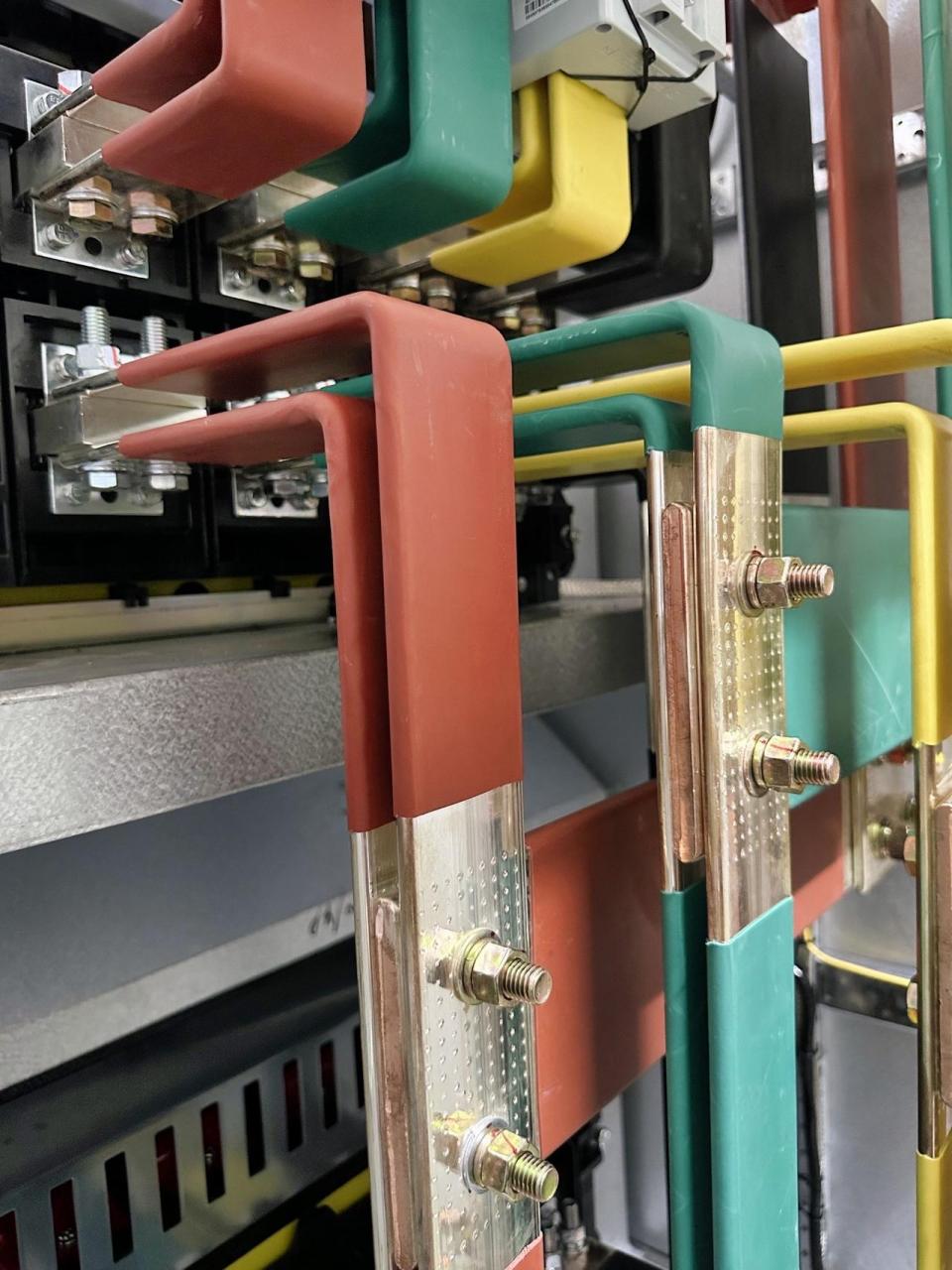 开始进入加班模式,电工成套加工技术,开关柜铜排工艺高低压成套设备