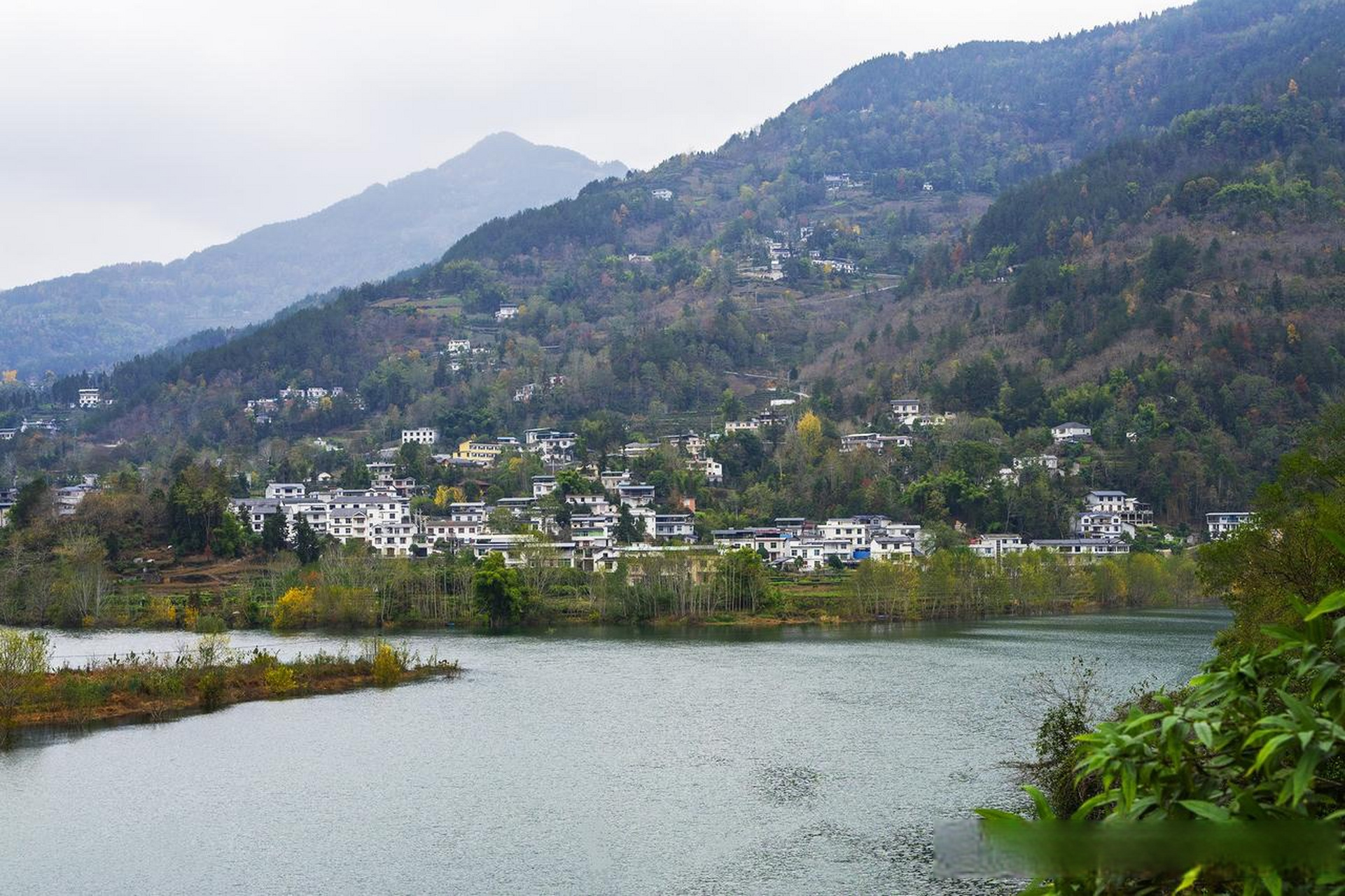 湖北省恩施市屯堡乡,是恩施城区通往知名旅游景区恩施大峡谷的必经