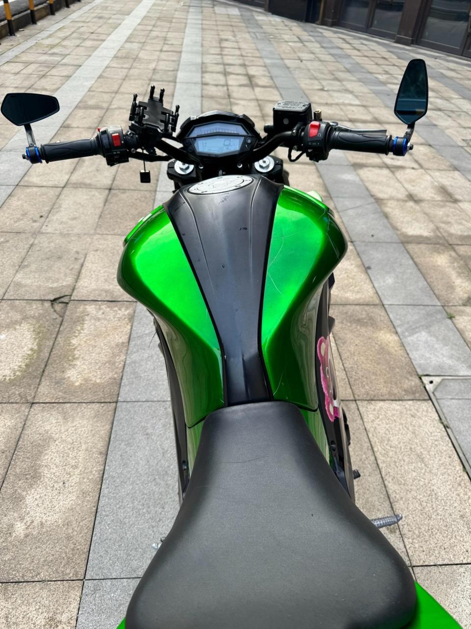 21年大力神n19,国产大蟒蛇双缸400cc,声浪无敌,安全行驶四千公里无倒