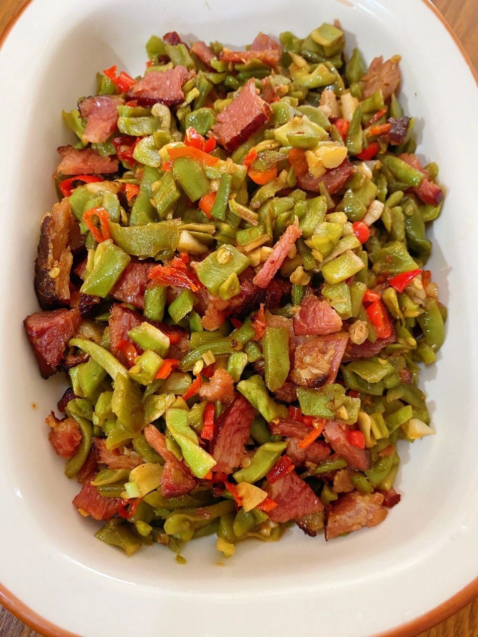 贡菜炒腊肉的做法,嘎嘣脆的贡菜 味道赞爆 材料    贡菜干,烟熏腊肉