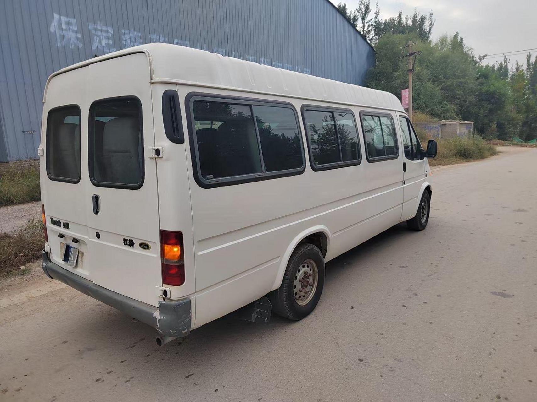 新到17座江铃福特全顺,柴油江铃发动机变速箱巅峰状态,行驶8万多公里