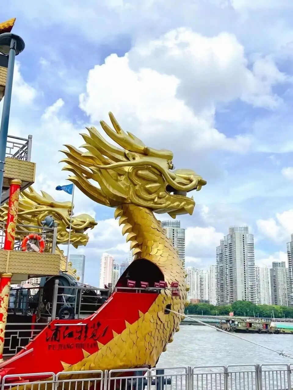 【外滩游轮浦江游览4小时豪华自助餐套餐】 龙船268/位 龙船儿童80cm