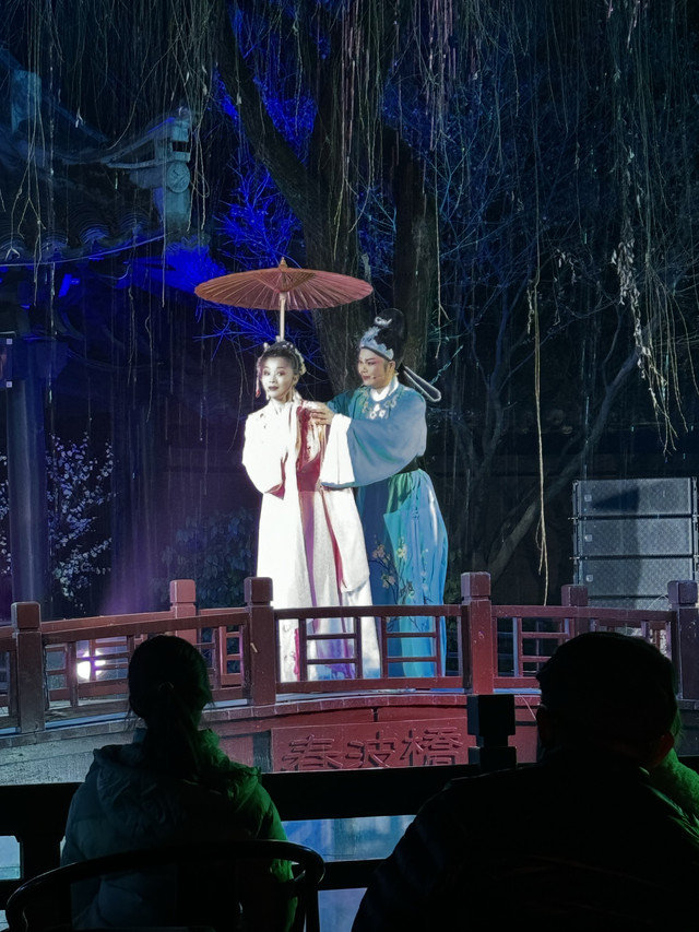 订的房间是套房,2个房间各一张床.先生说|_安玥酒店