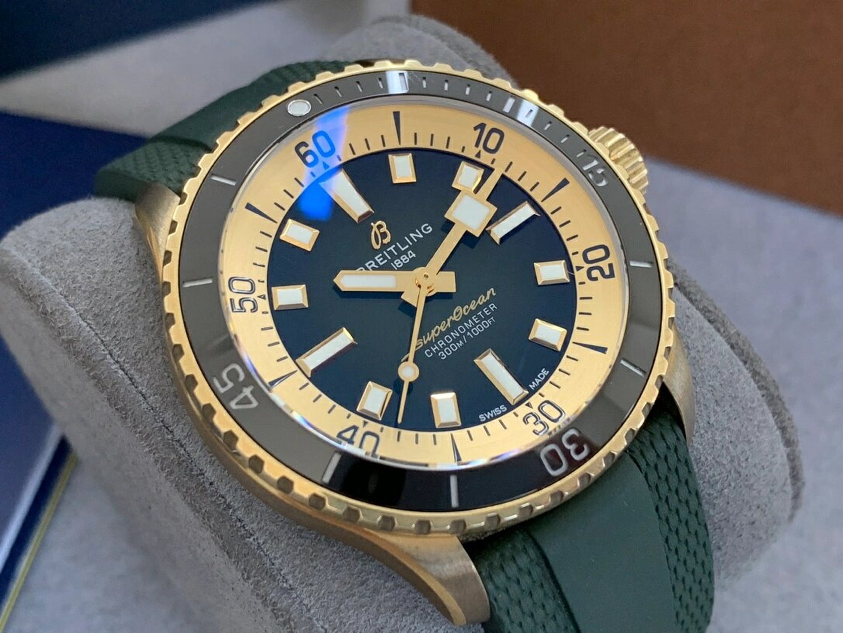 每一块青铜材质腕表氧化后都是独一无二 百年灵超级海洋系列青铜n1