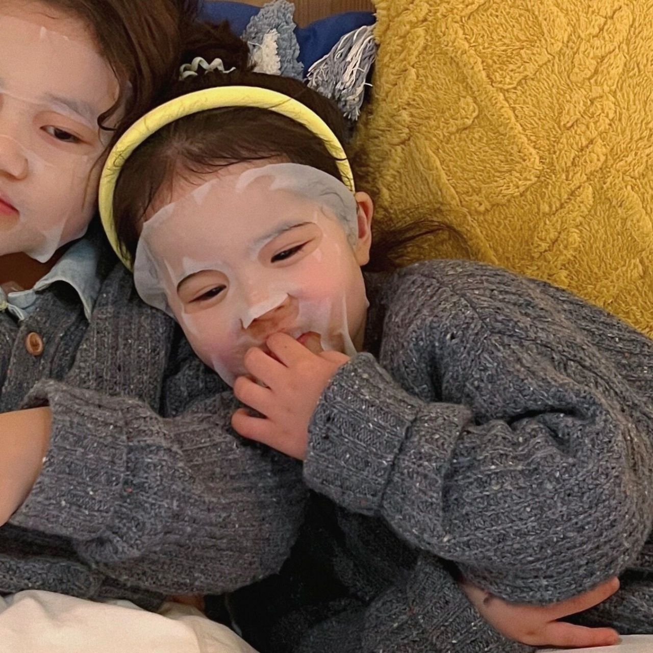 情侣居家头像|快来一起敷面膜吖7015 有你陪在身边,宅家都觉得很