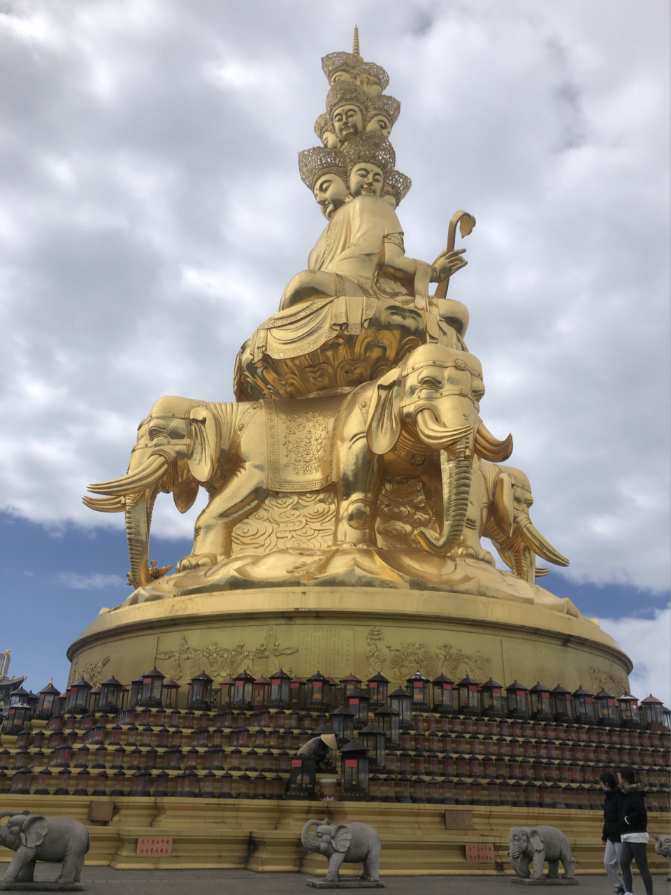 打卡峨眉山四面佛～金顶