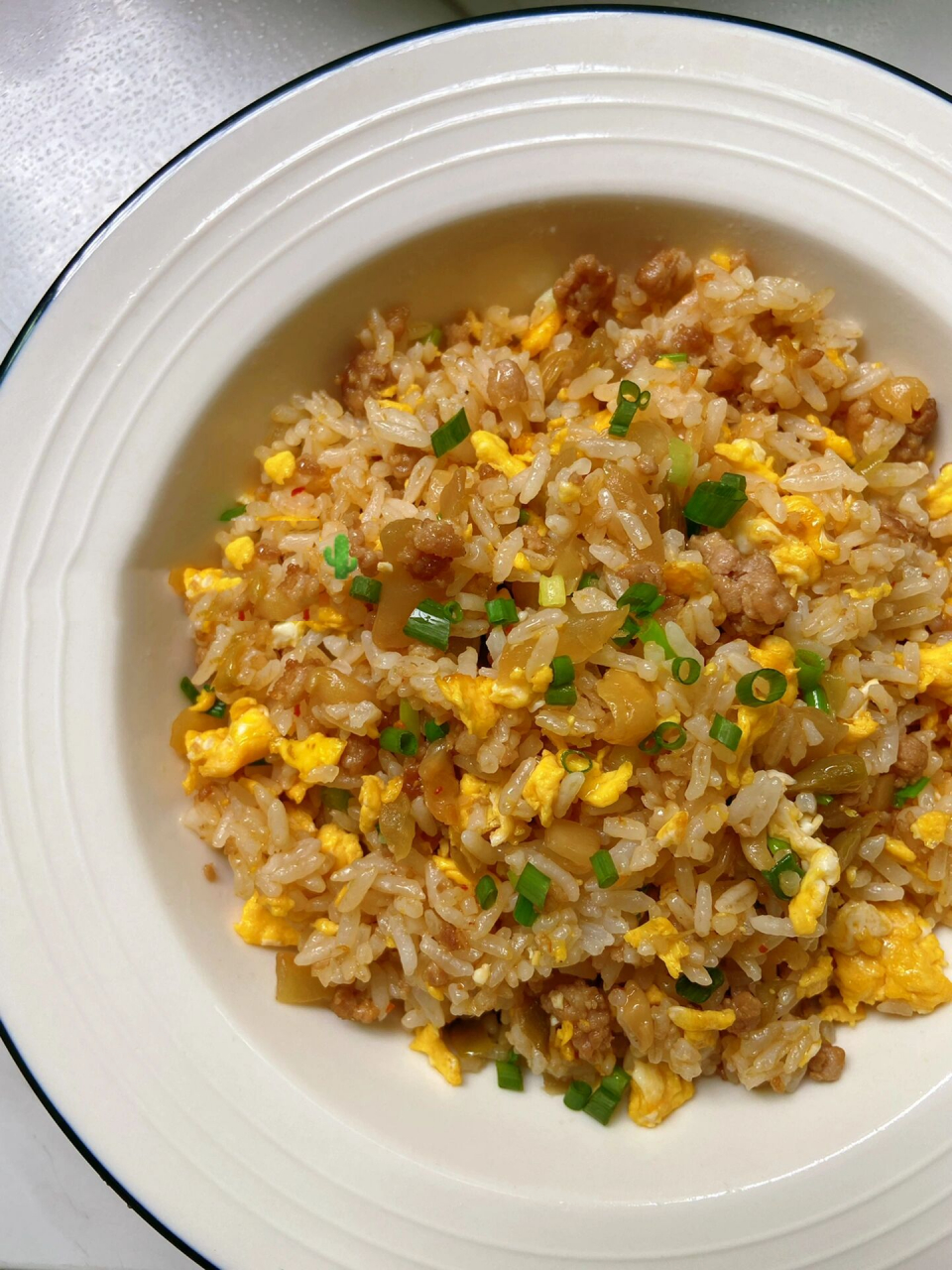 9215好吃到爆炸的榨菜炒饭,做法超简单 今天分享一道美味蛋炒饭