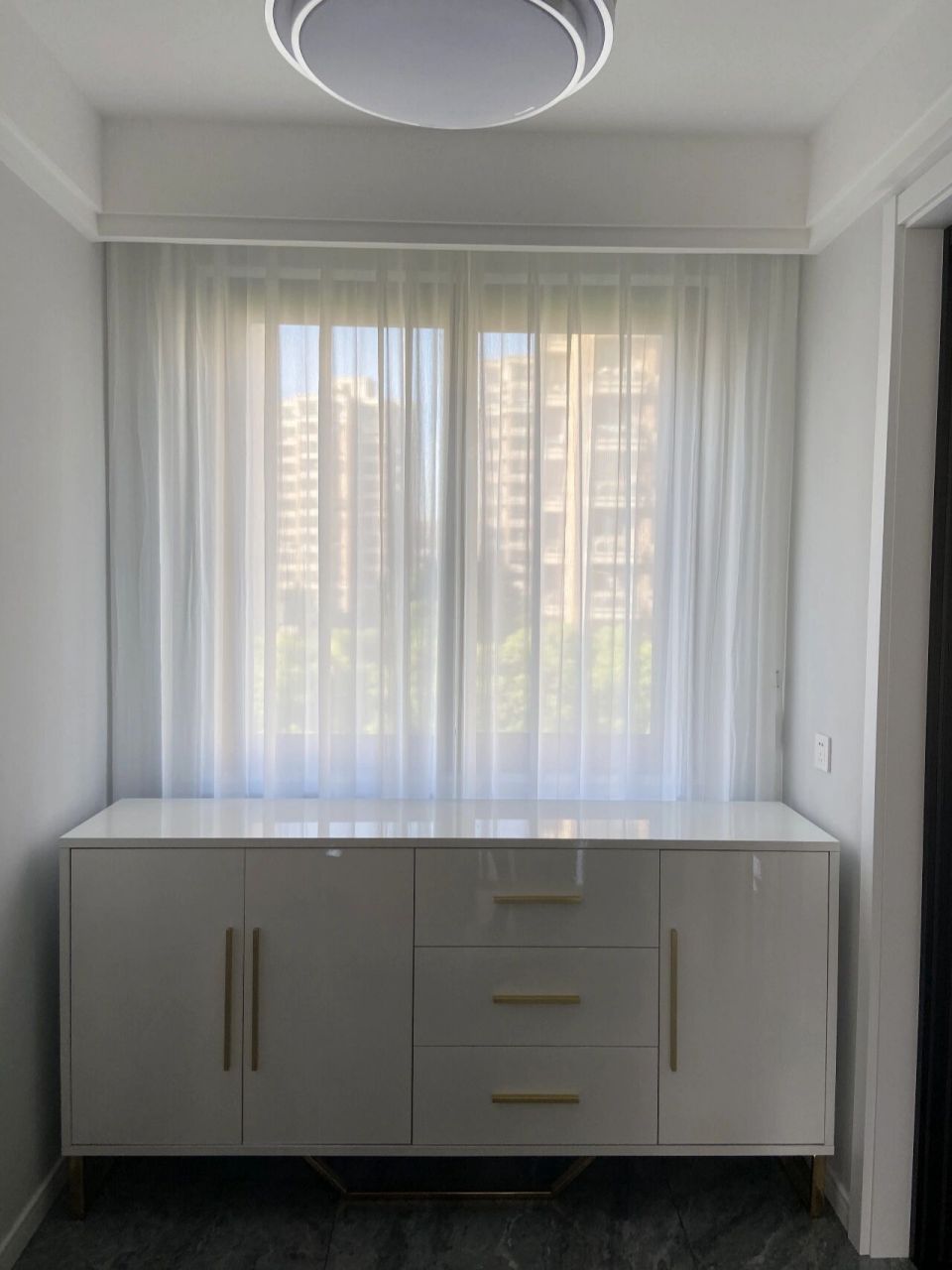 欧派家居集团-欧派软装窗帘   白色墙面配什么窗帘好看?