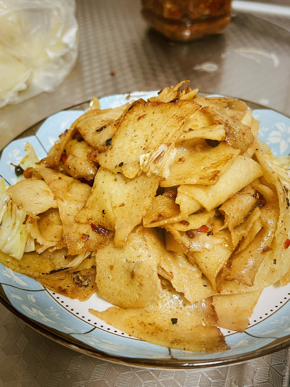 湖北特色炒豆饼9215外婆的秘方 完胜早餐店 豆饼,又叫绿豆饼,豆丝