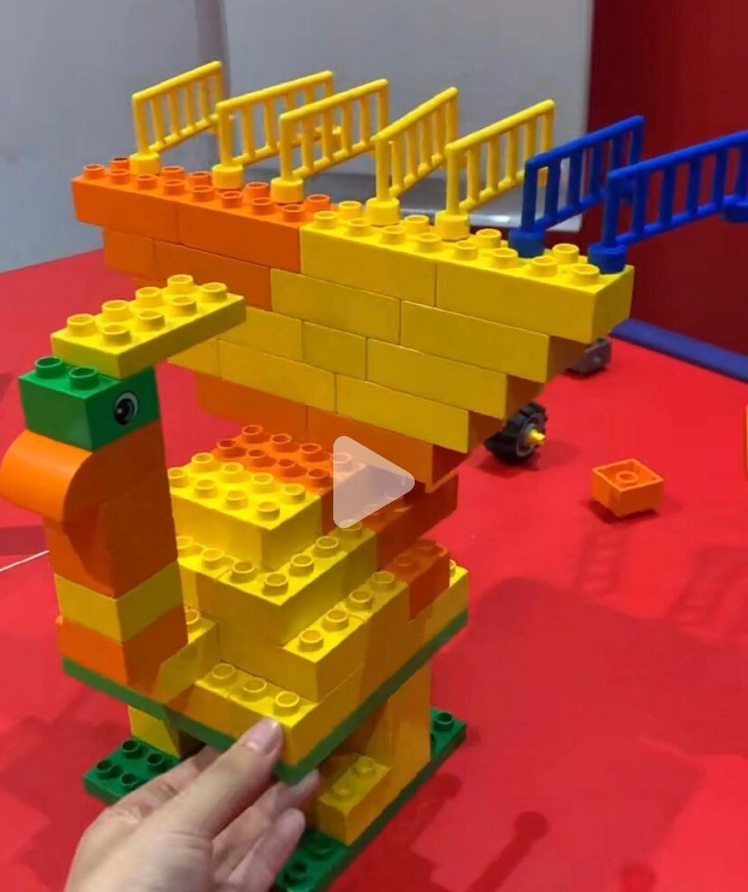 3岁4岁乐高教案作品——孔雀08 家里有基础颗粒的可以搭建一只漂亮