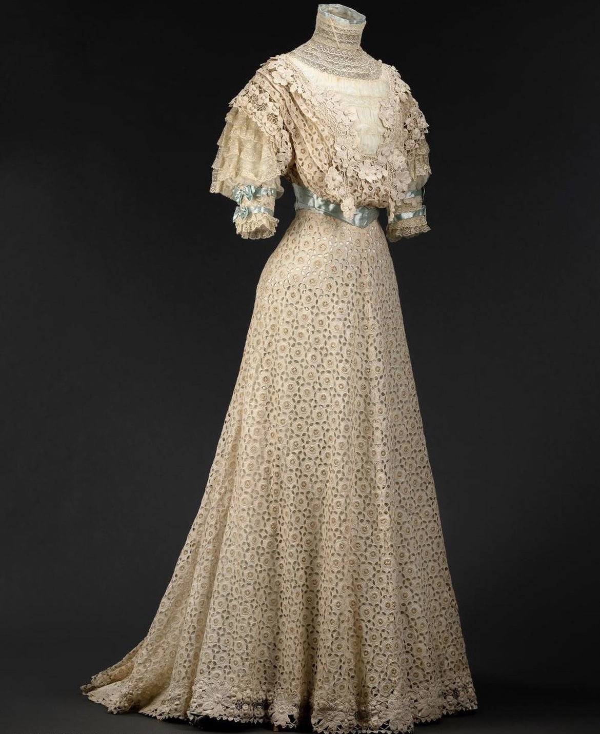 爱德华时期超精美的钩针蕾丝礼服 021904年礼服裙.