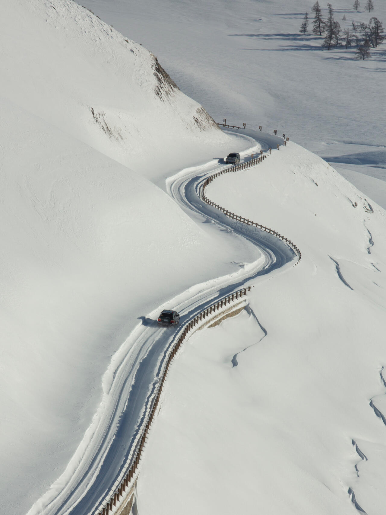 契巴罗依,阿尔泰山间"雪路"