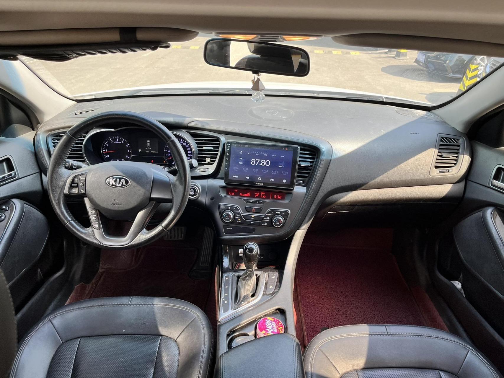 13年6月上牌 起亚k5 2.0l自动天窗!