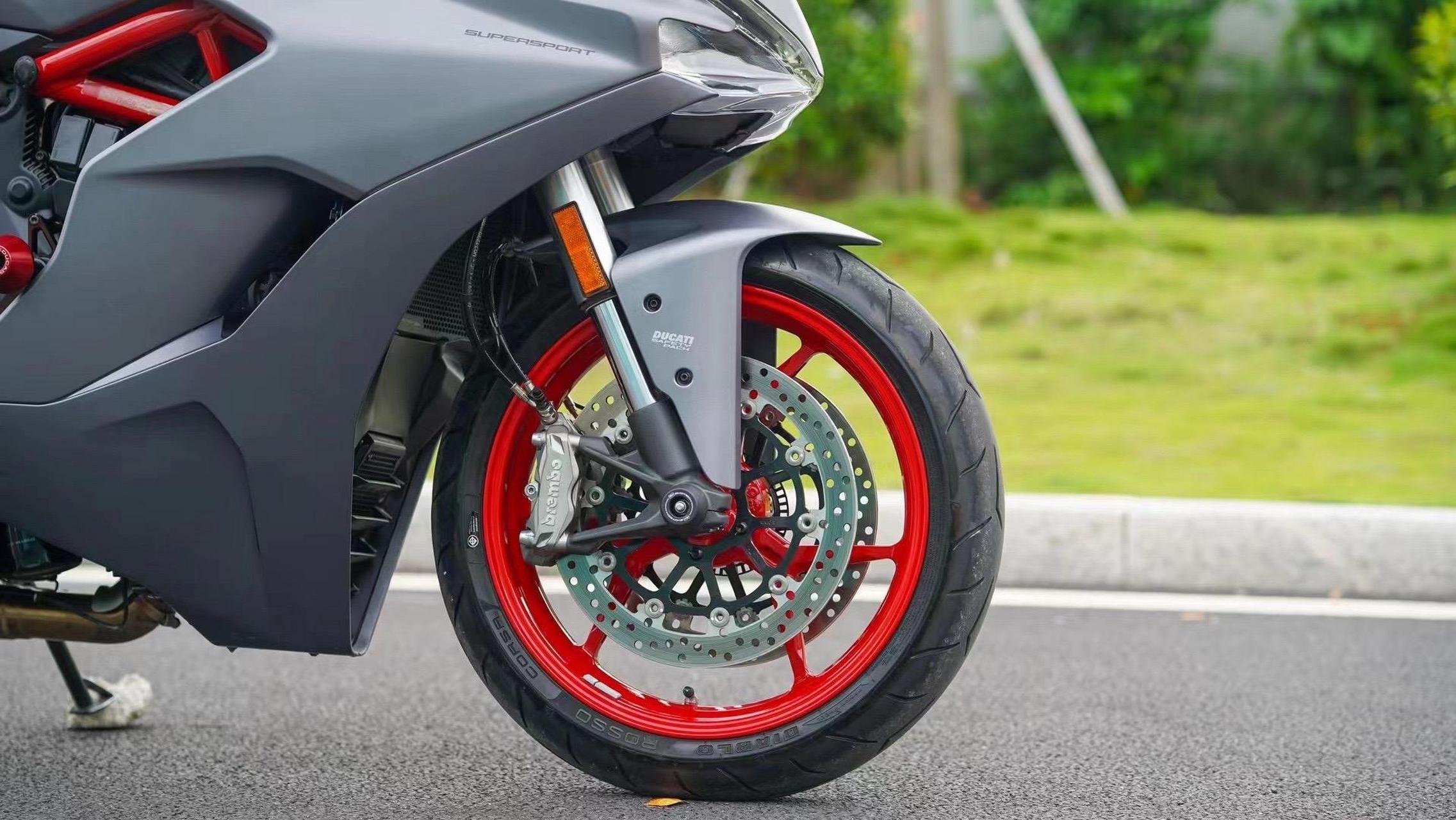 品牌:杜卡迪 车型:93902supersport 年份:2020 里程:1100公里 简介