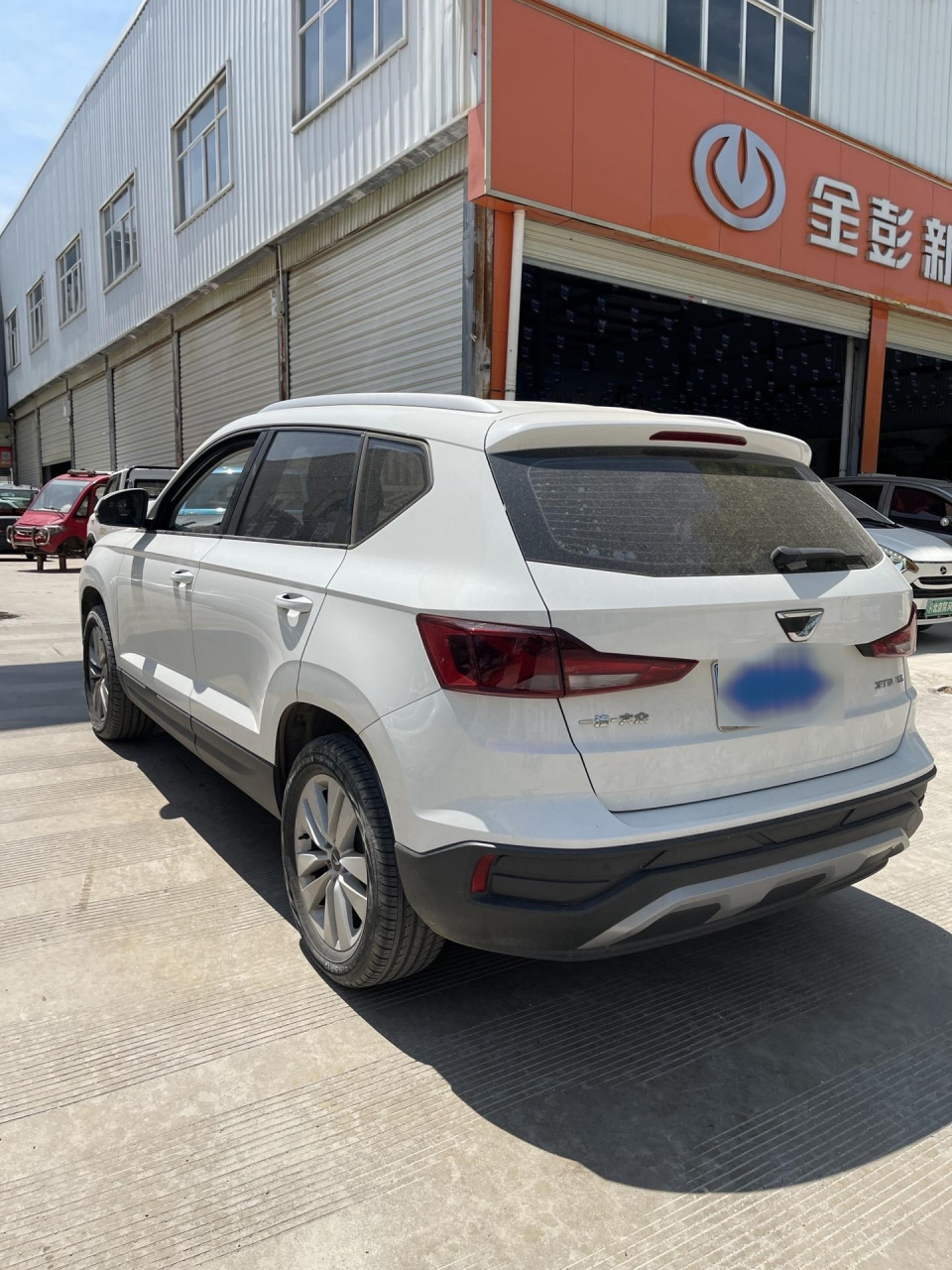 4t发动机自动挡,动力好空间大,正常行驶2万多公里,车况极品,私家一手