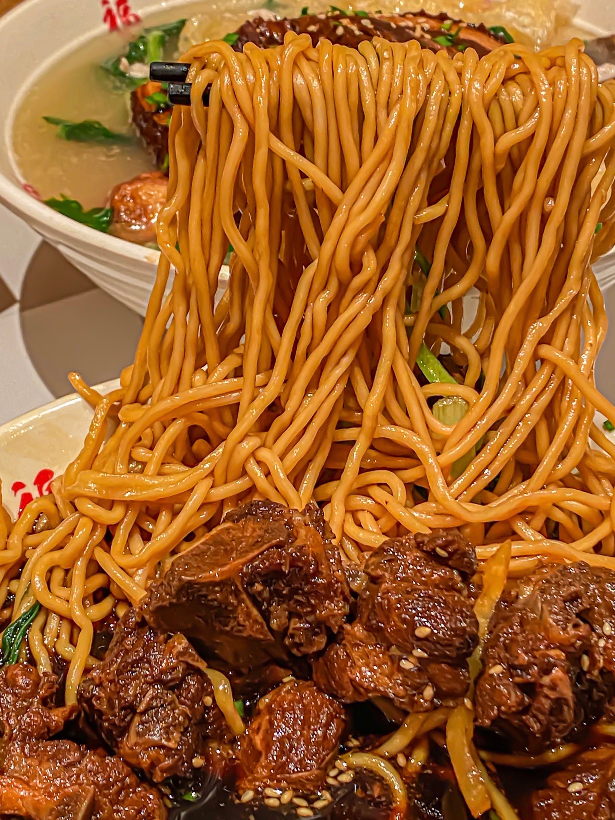 来南京一定要吃的老牌面馆!这碗大肉面也太香了!