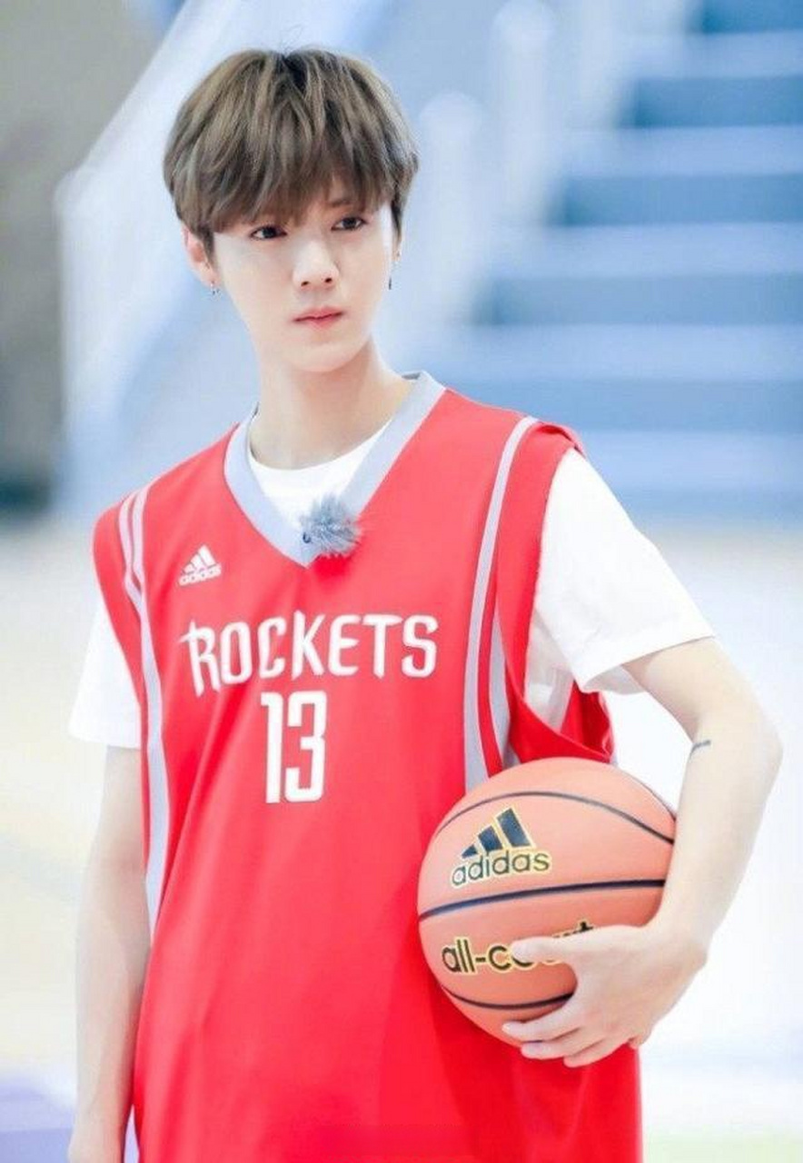 男明星打篮球的姿态,迷倒你了吗?