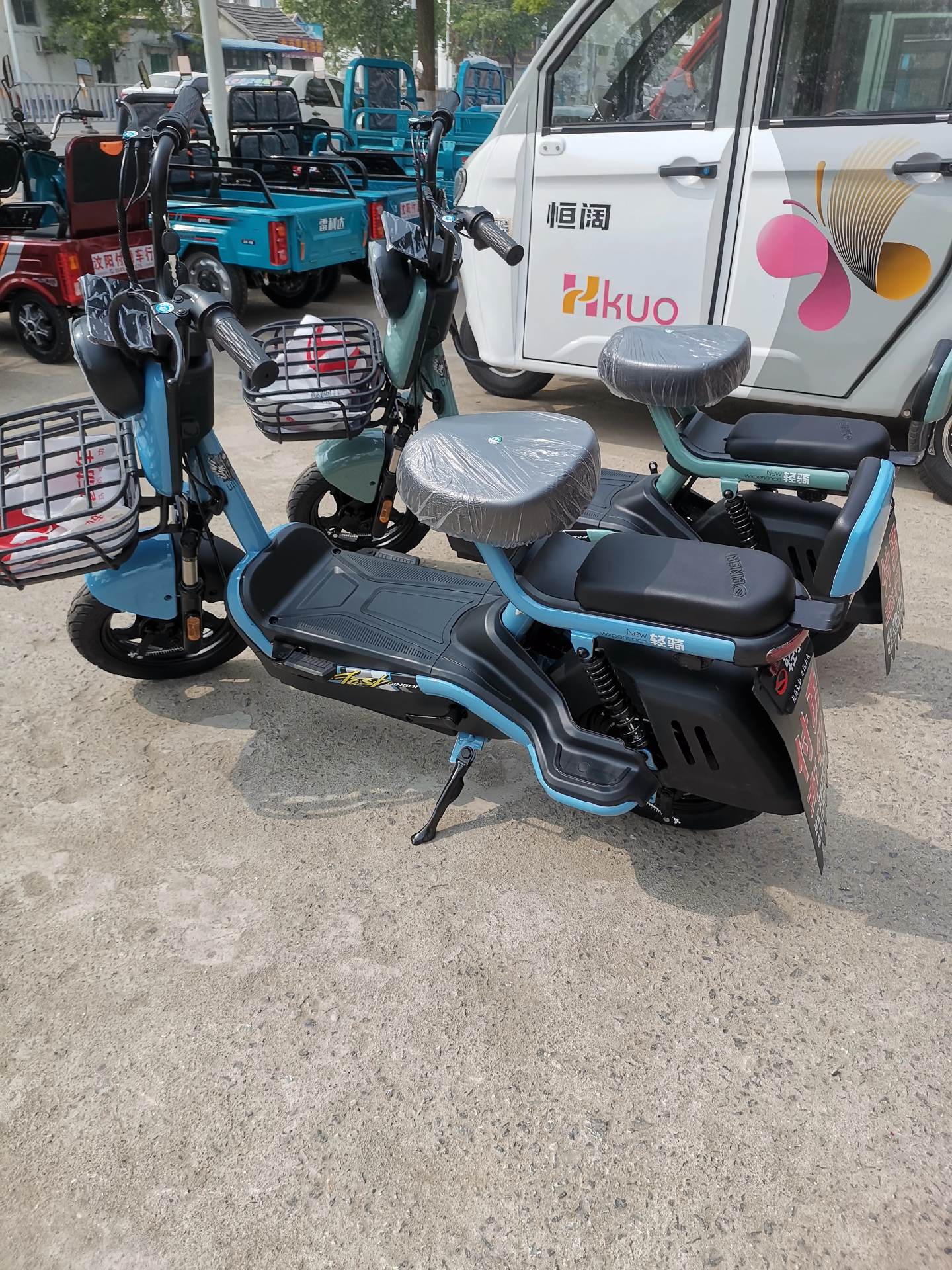 48v20a的最低159元,60v20a的以旧换新最低189元,5块大电池的电动车最