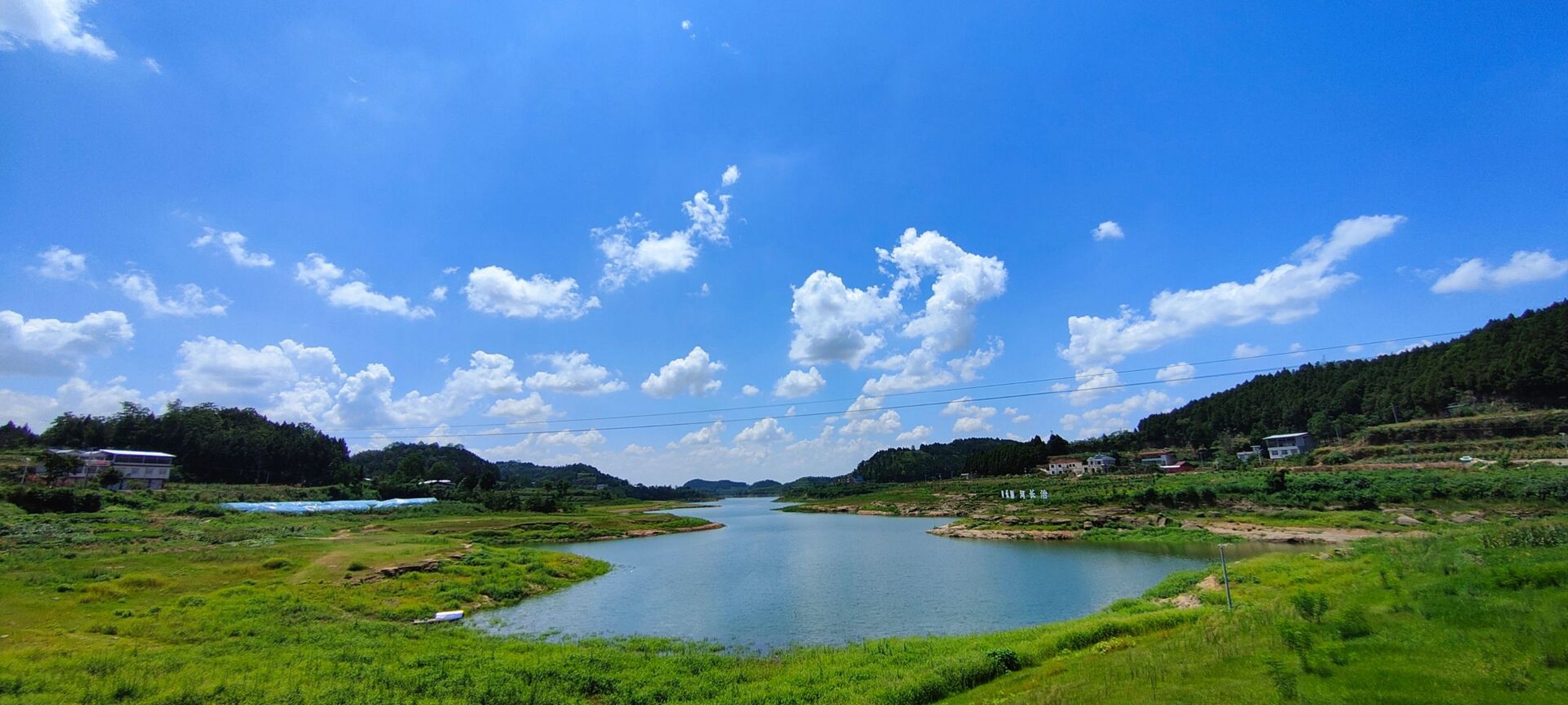 绵阳三台鲁班湖(水库) 顶着炎炎烈日骑了一百多公里到达这里,犹豫是