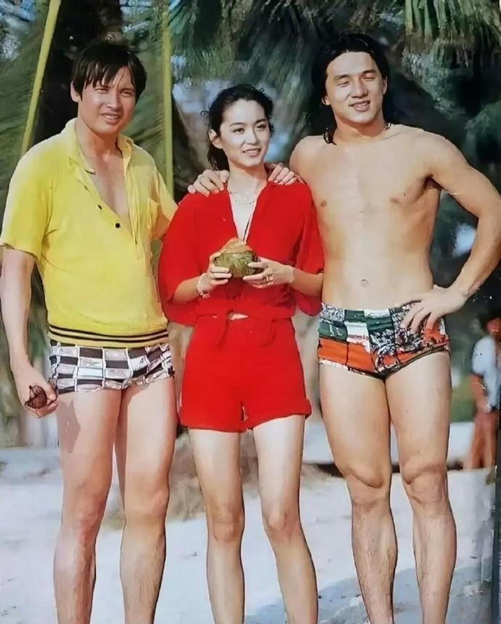 上世纪,成龙大哥与女神林青霞的合影.