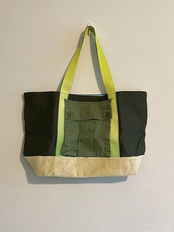 用300位粉丝的旧衣服,公益做了300个环保袋