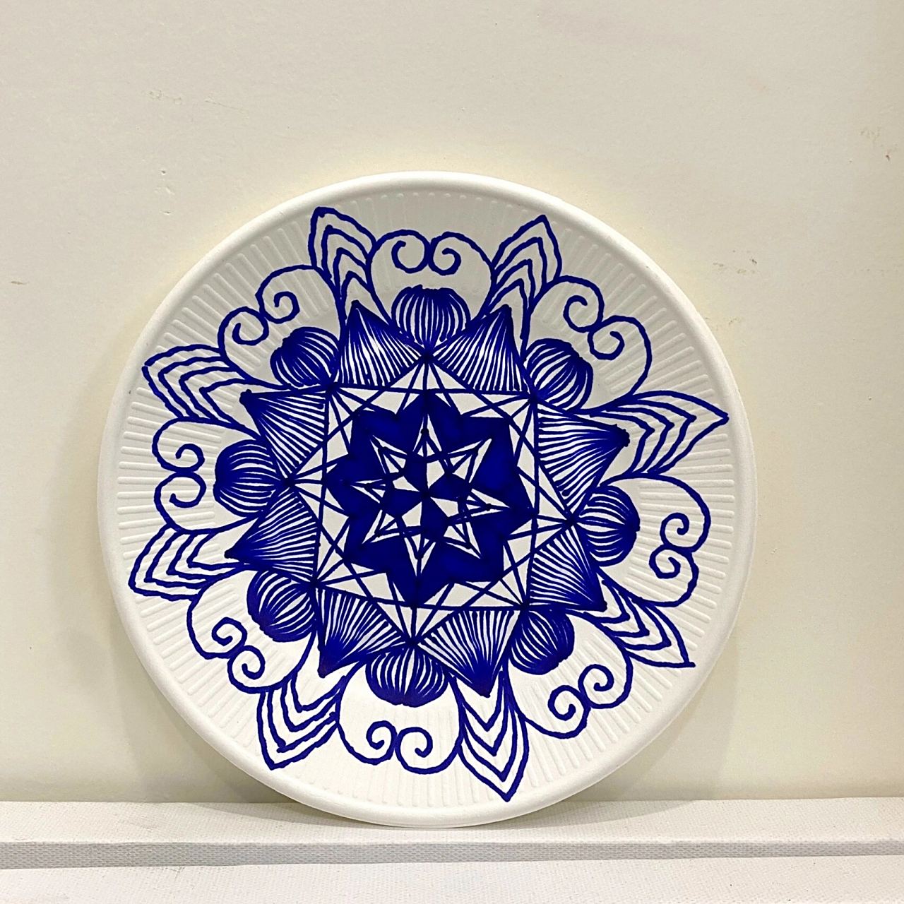 青花瓷纸盘画三 #青花瓷# #纸盘画# #线描# #纸盘画青花瓷