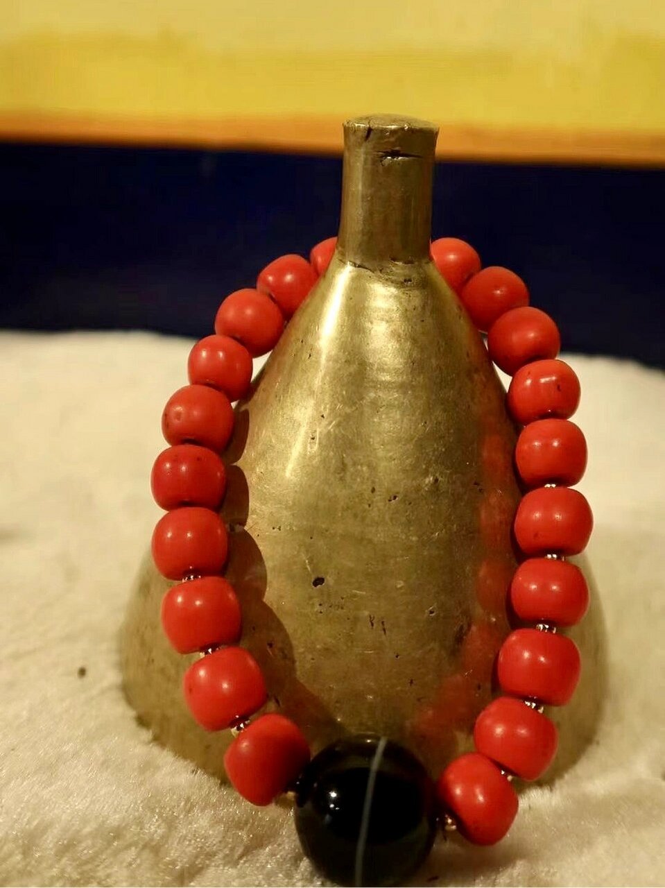 清代老雪巴 【清代·老雪巴手链】 藏传老雪巴珠又名夏尔巴琉璃珠,是