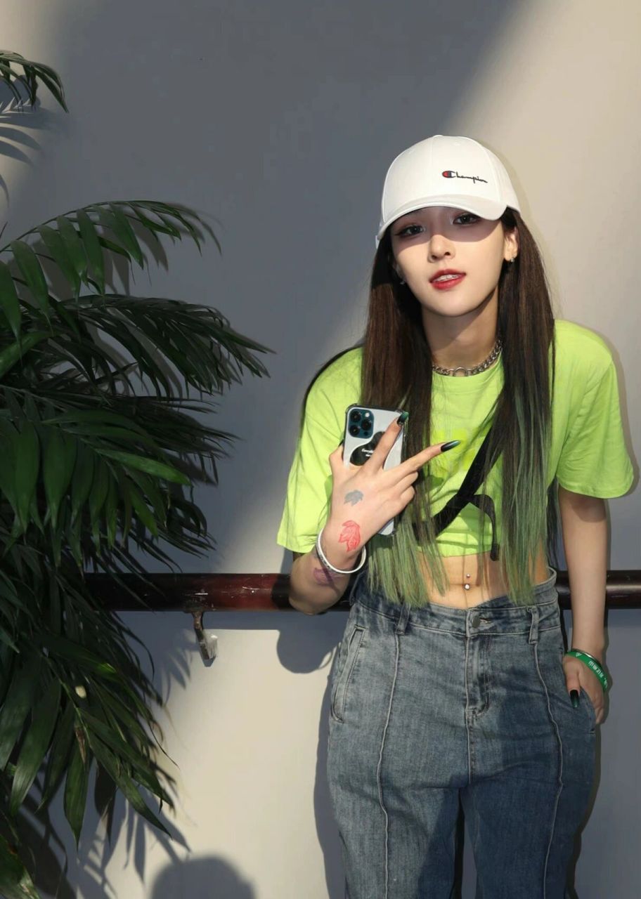 校花排行榜|清华大学美术仔96 学校:清华大学 专业:雕塑系(校考全国