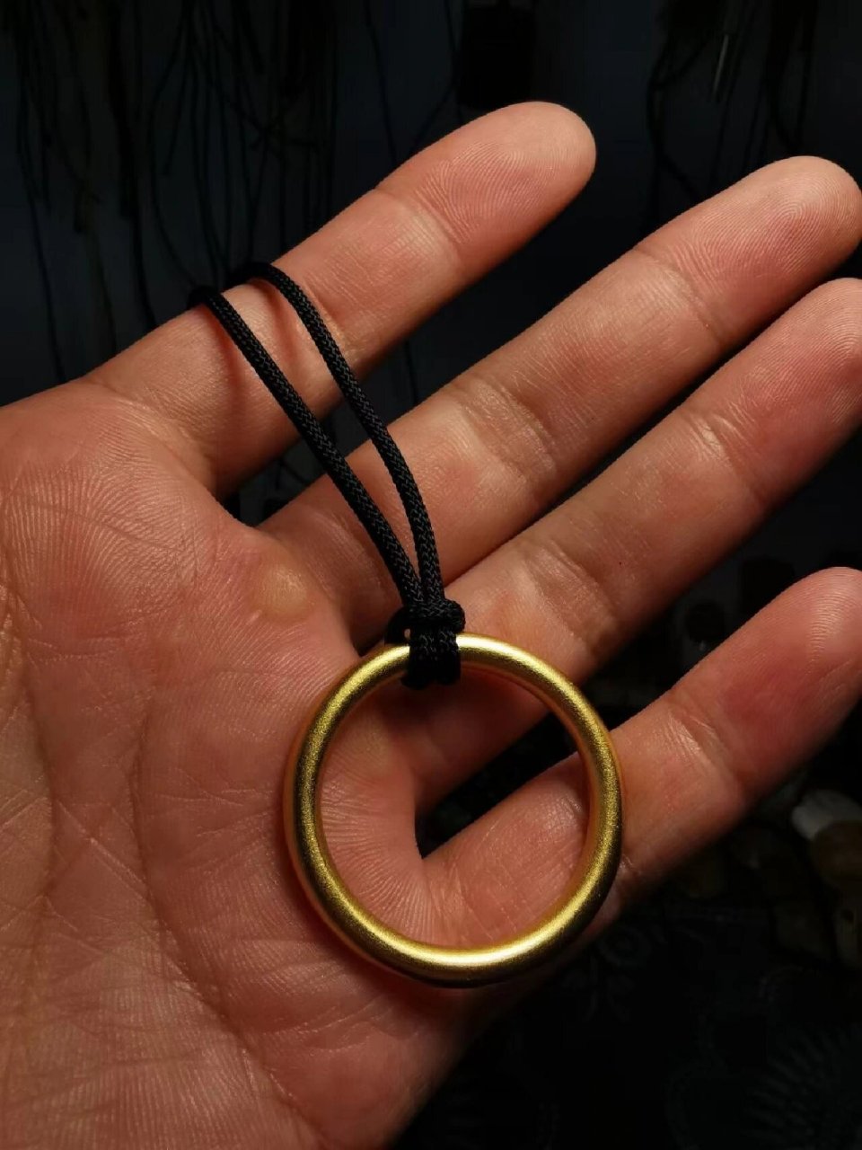 古法金袈裟环 袈裟环儿原为和尚,高僧做法事穿戴装用以束系架娑所用.