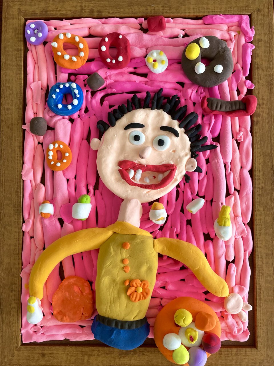 黏土作品《自画像》 小朋友的想法很独特,每件作品都很有趣