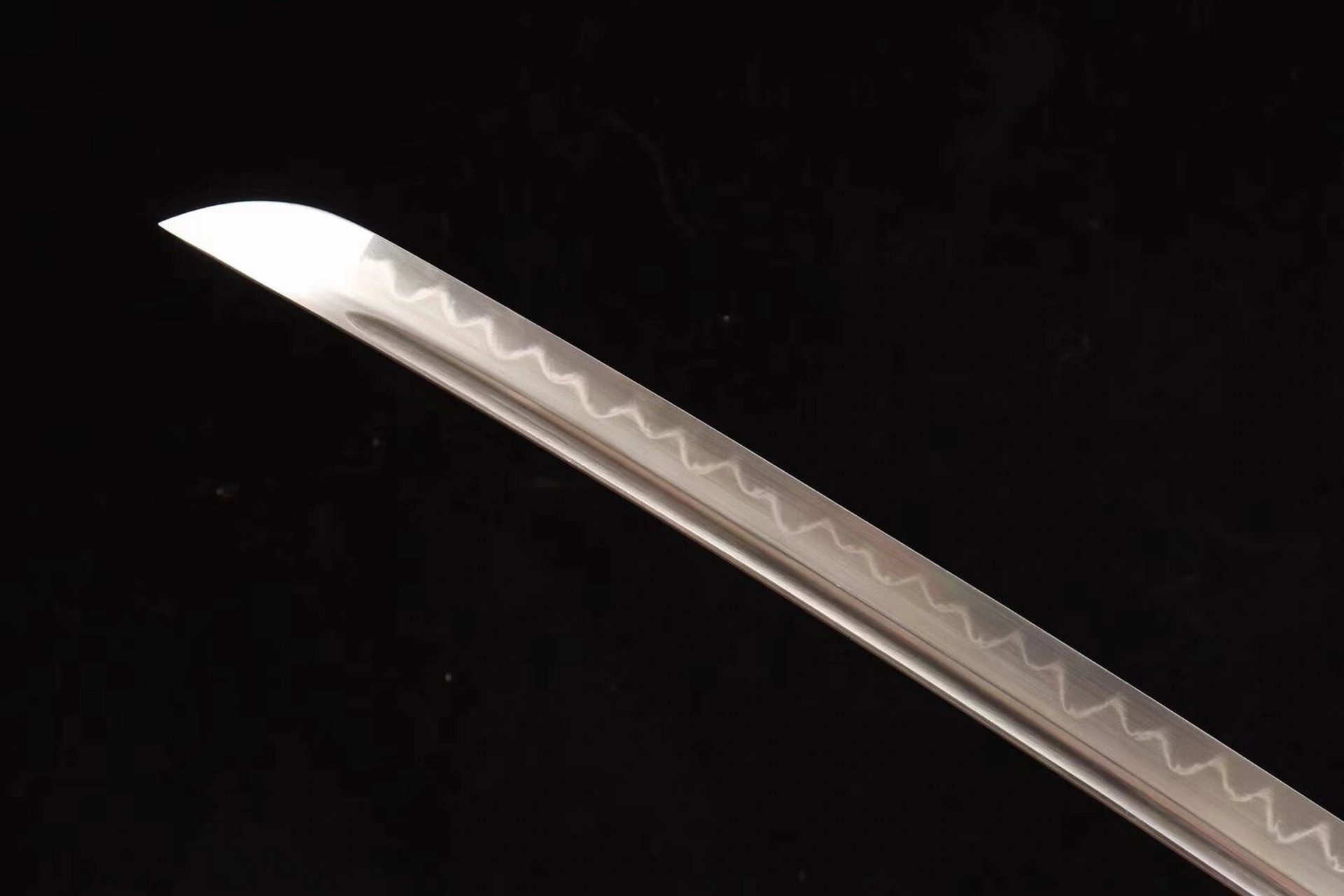 【武士军战】日本98式军佐官刀 26寸实木皮鞘t10全钢覆土烧刃 特点