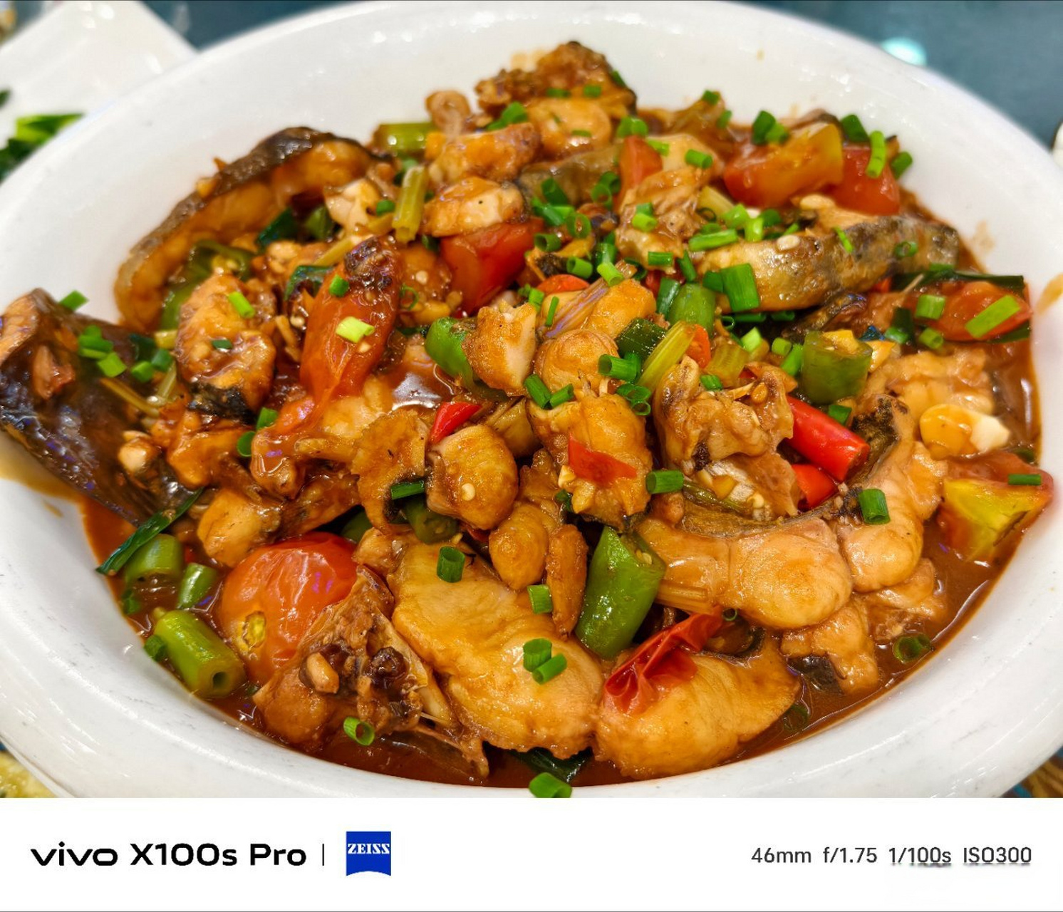 桂林真的随处可见的各种"啤酒鱼"  首先啤酒鱼:没有啤酒味道,里面回放