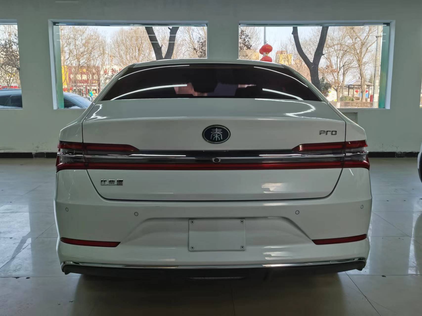 实测260    电动座椅  多功能方向盘  定速巡航  特斯拉大屏  天窗 多