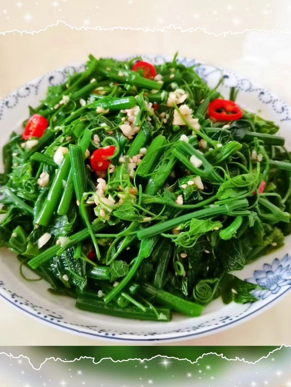 凉拌龙须菜好吃又爽口 食材:龙须菜,小米椒根据个人口味放,大蒜3-4瓣
