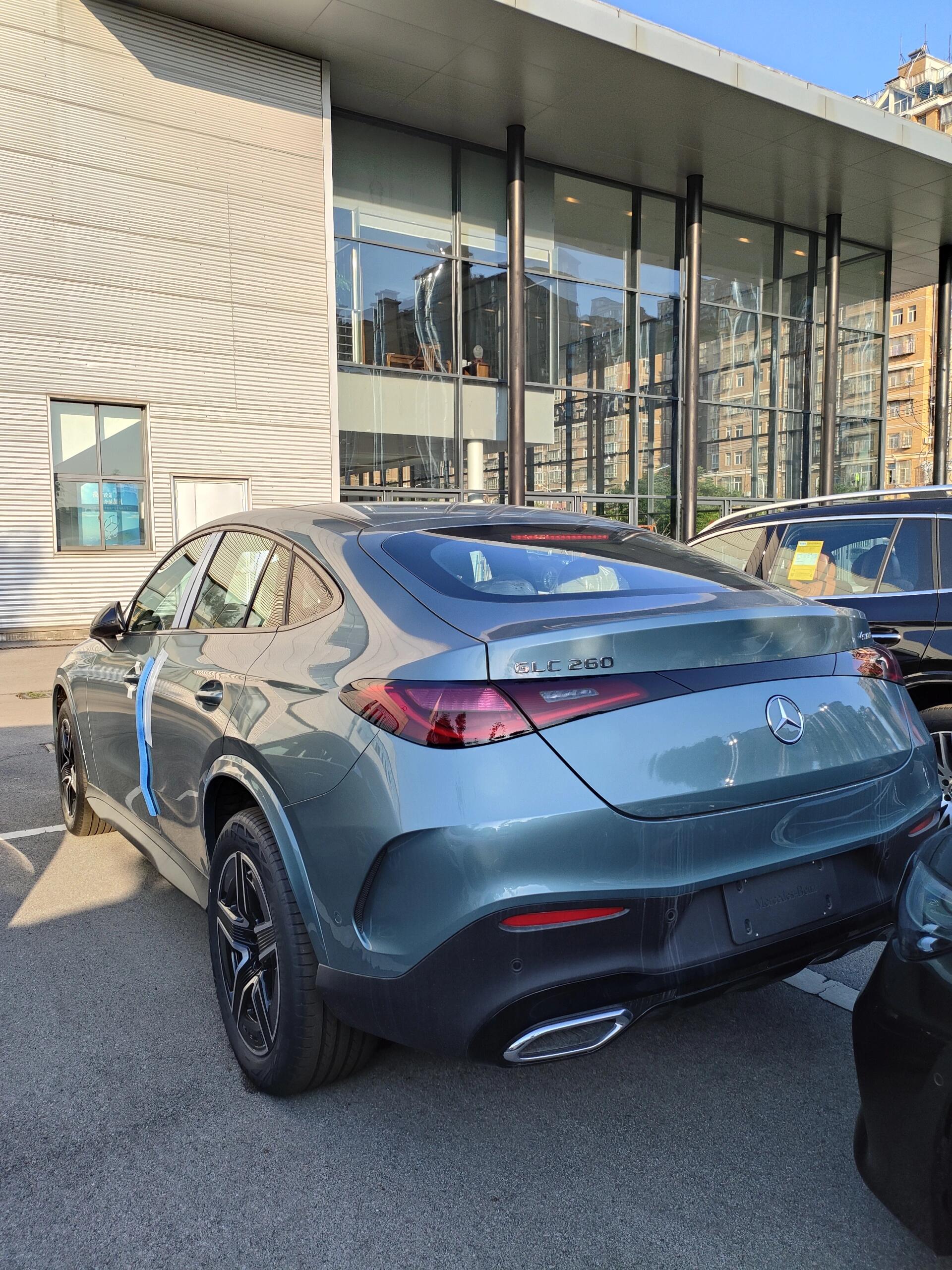 glc260coupe 绿砾石银 内饰星云灰黑