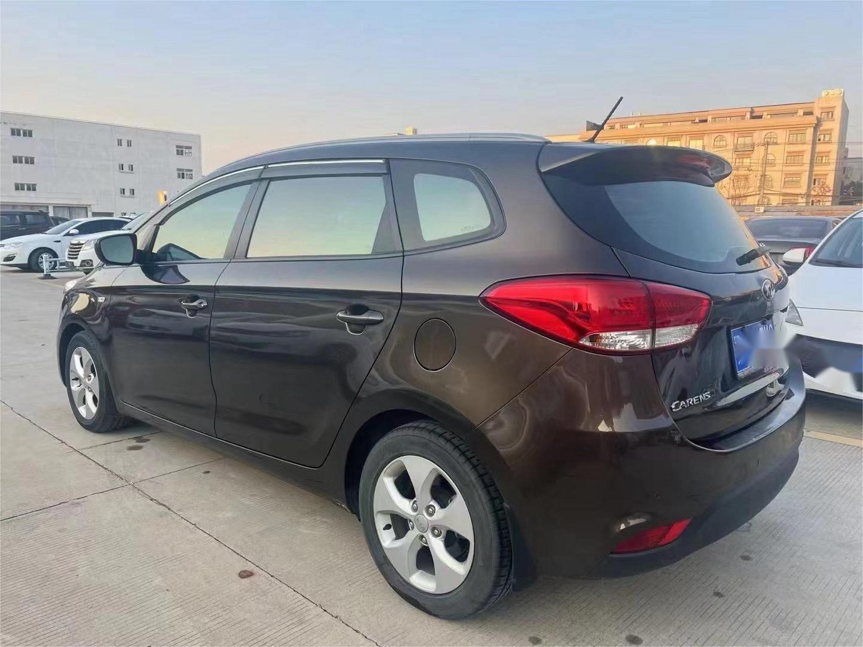 最新到店13款14年上牌起亚佳乐(进口),大空间5座mpv,2.