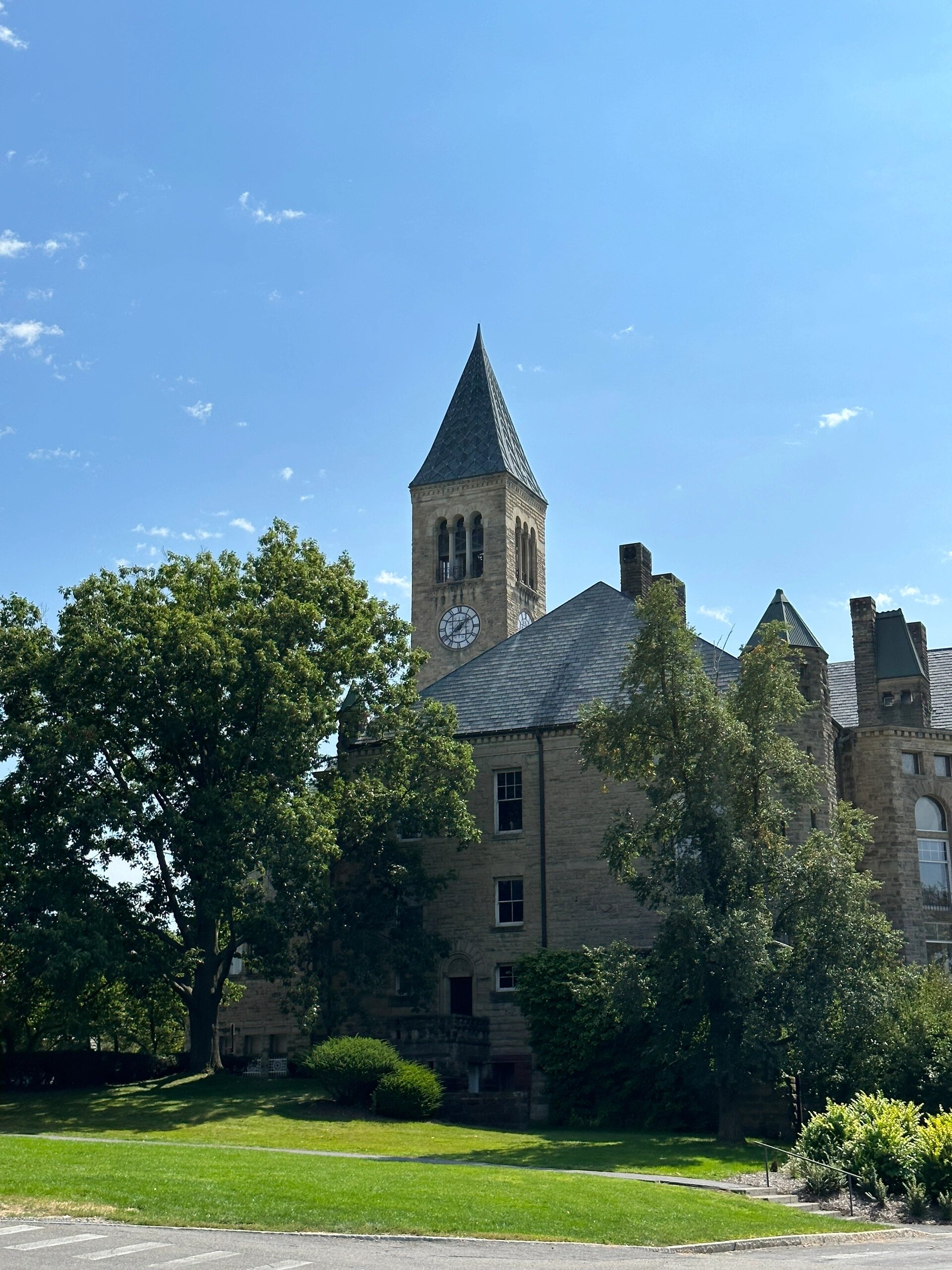 康奈尔大学校门图片