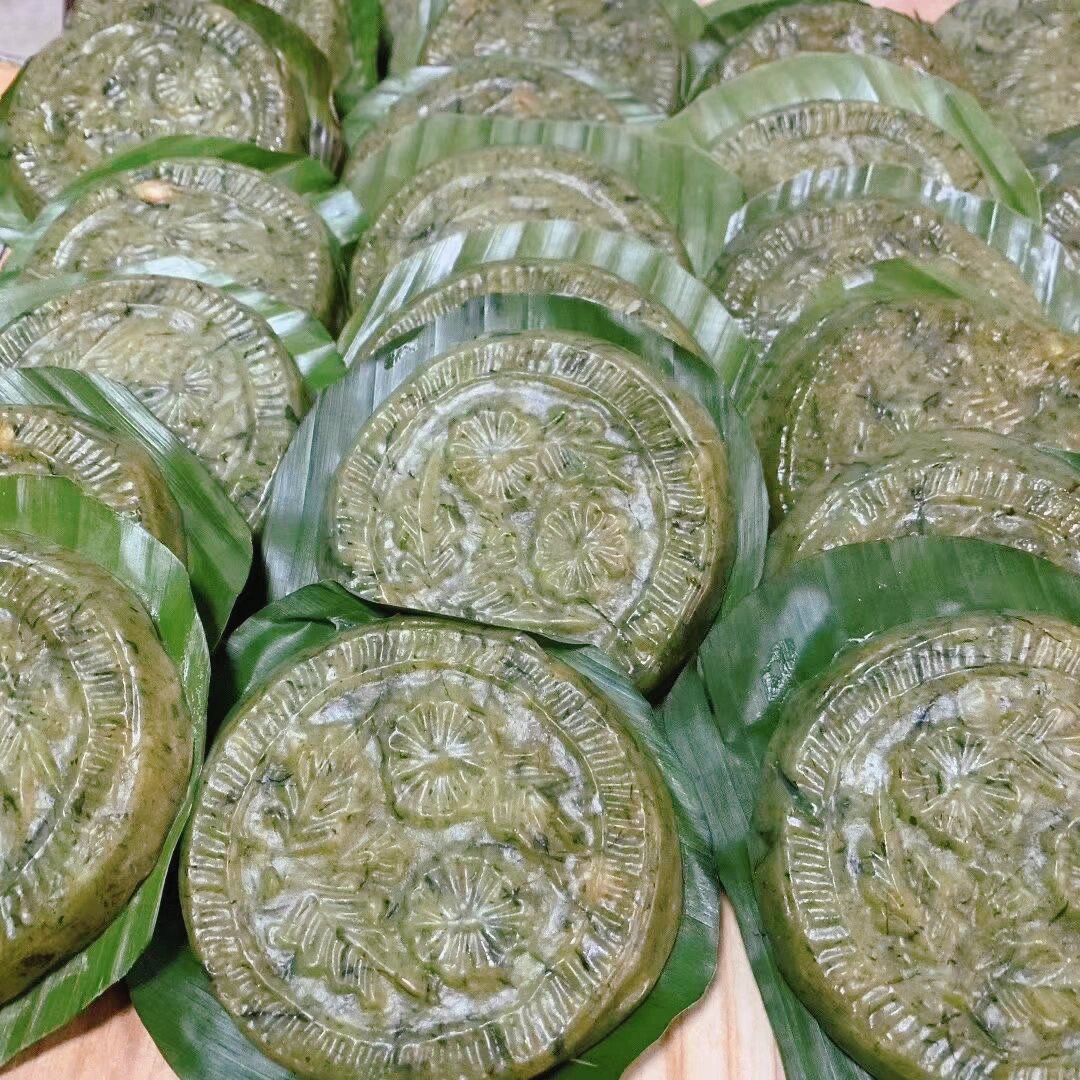 潮汕美食之鼠壳粿 原料鼠壳草又名黄花曲草 鼠壳粿 97做现做新鲜